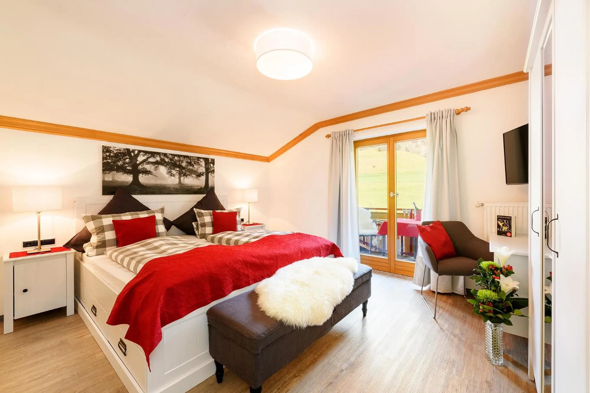 "Haus Berktold" - Annehmlichkeiten von 4-Sterne Familien-und Wellnesshotel Viktoria können mitbenutzt werden
