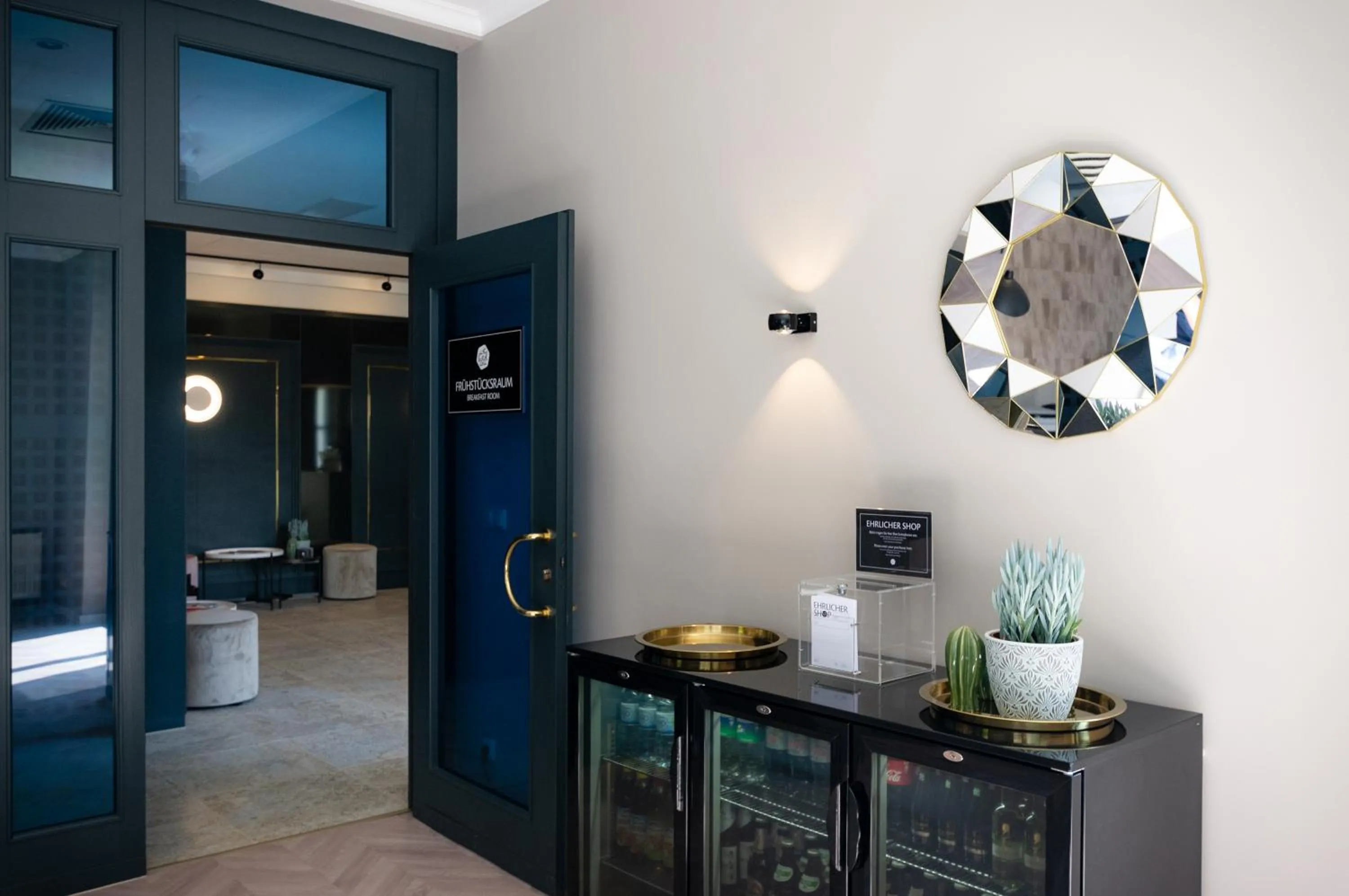 Restaurant/places to eat in Arthotel ANA Aura