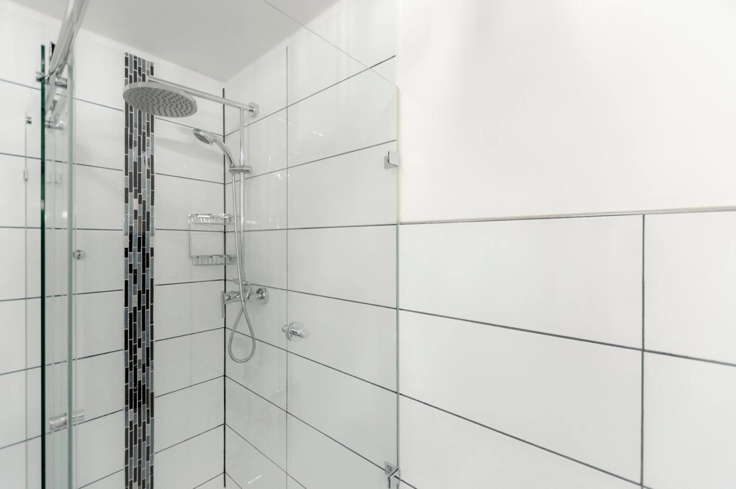 Shower in Arthotel ANA Aura