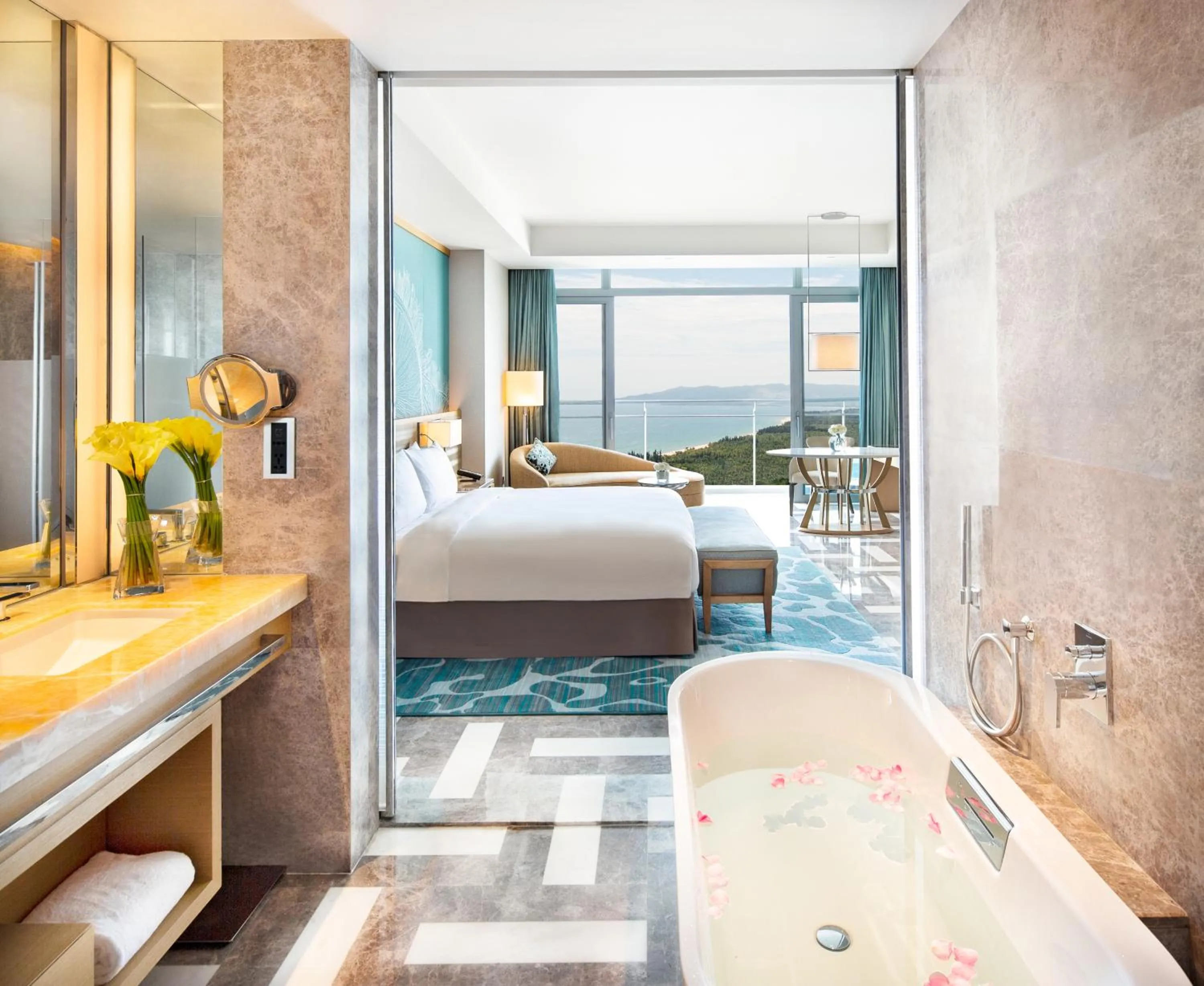 Bathroom, Bed in Atlantis Sanya