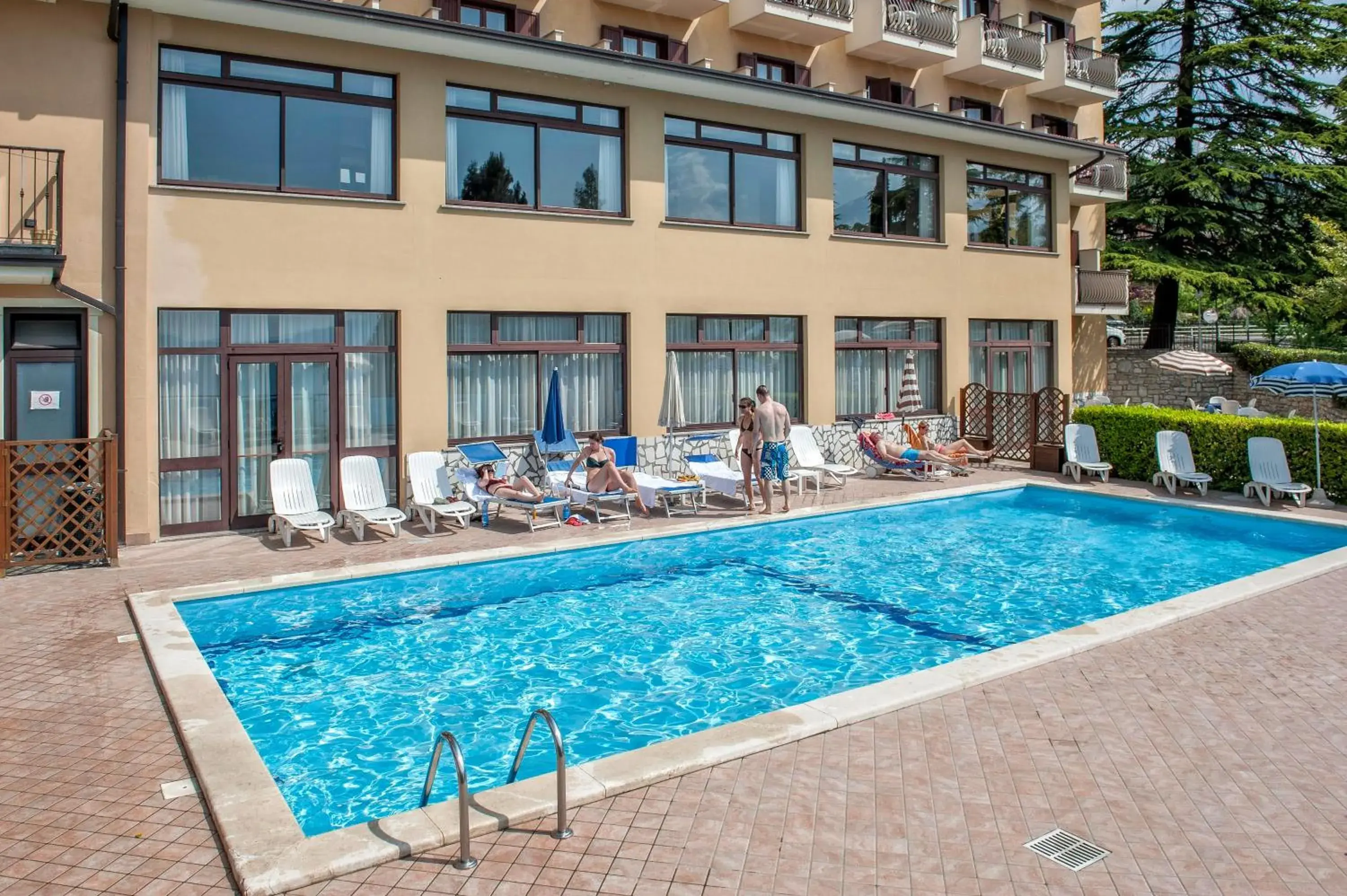 Swimming Pool in Hotel Bellavista