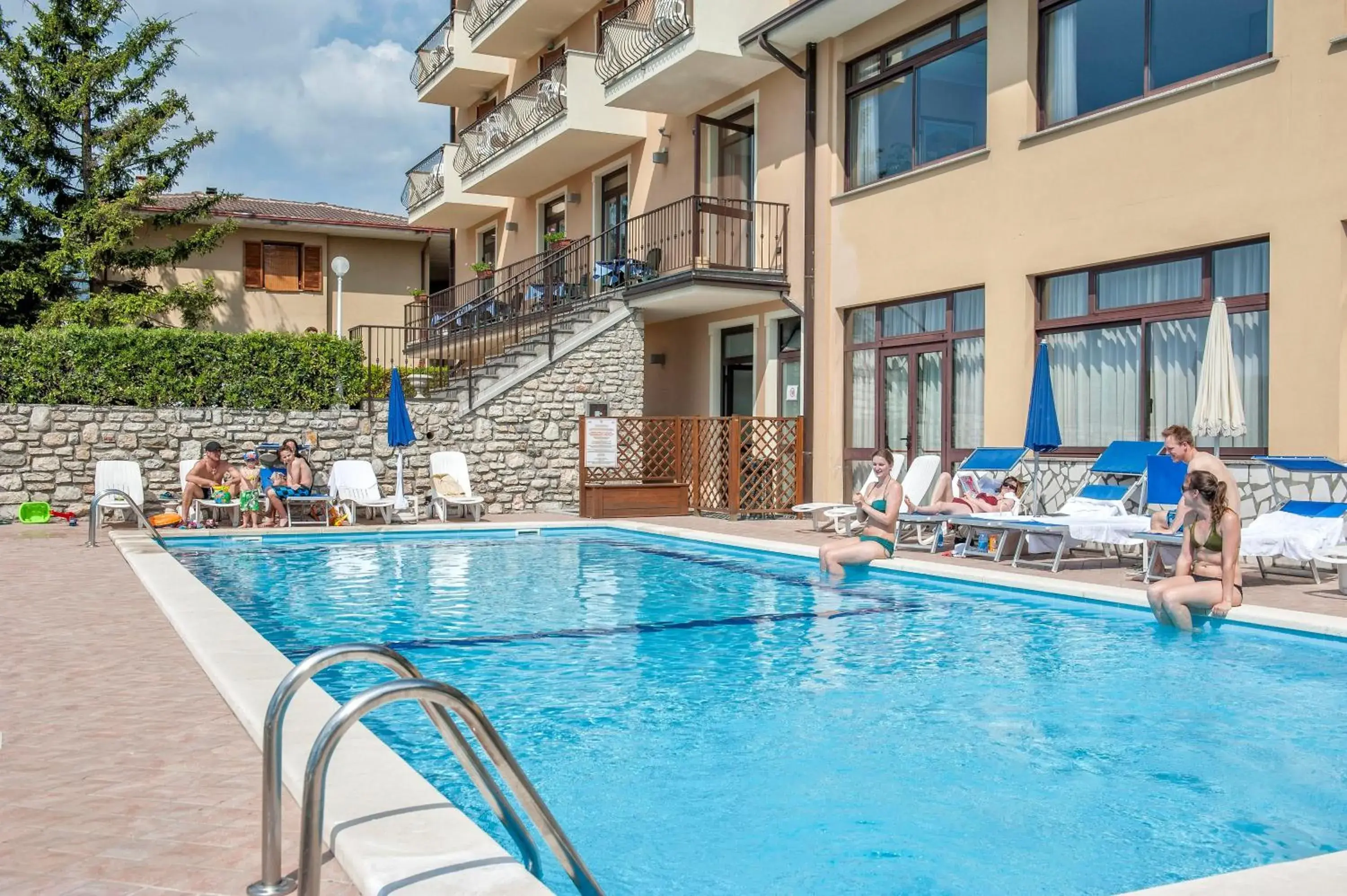 Swimming Pool in Hotel Bellavista