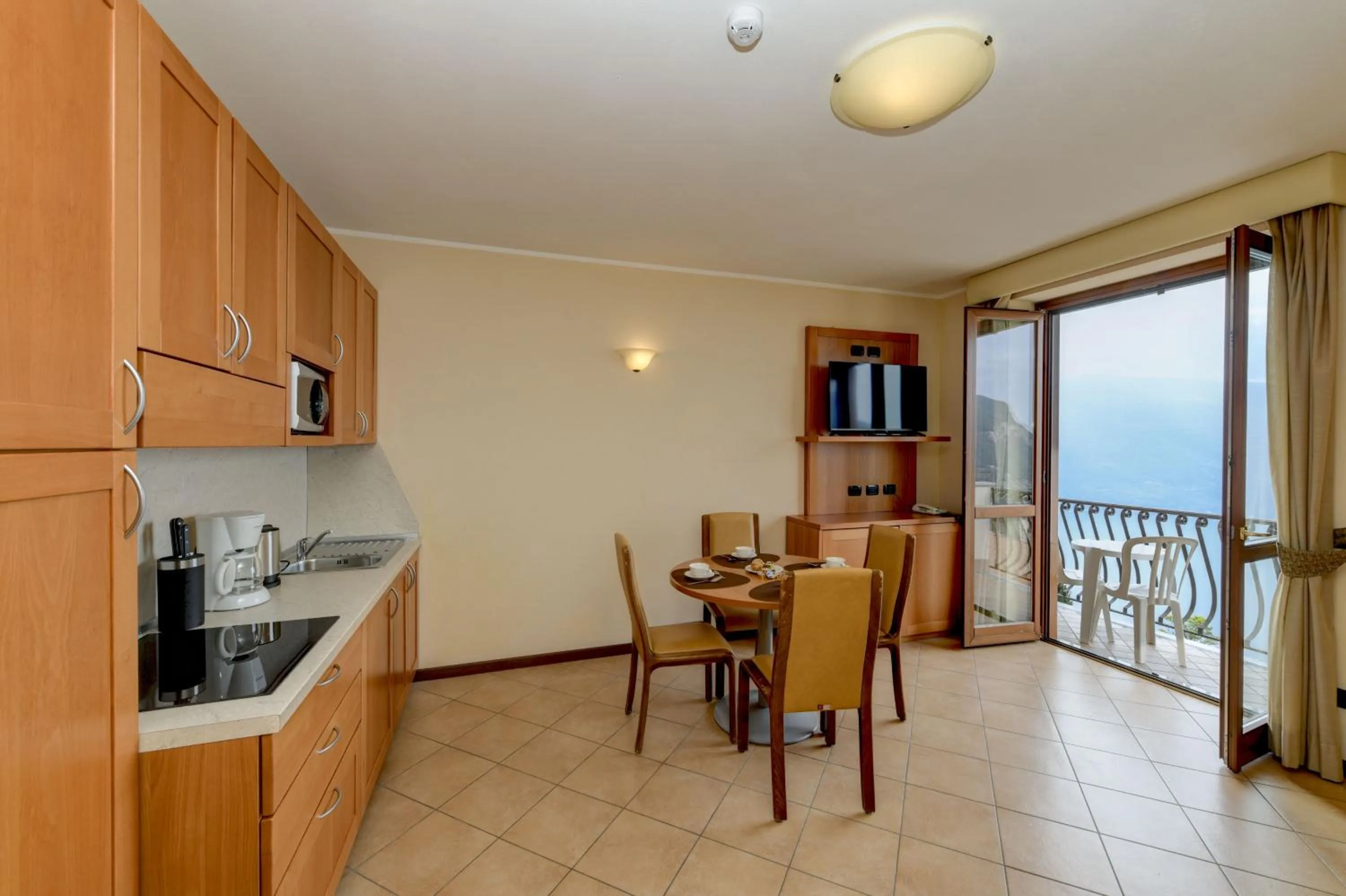 TV and multimedia in Hotel Bellavista