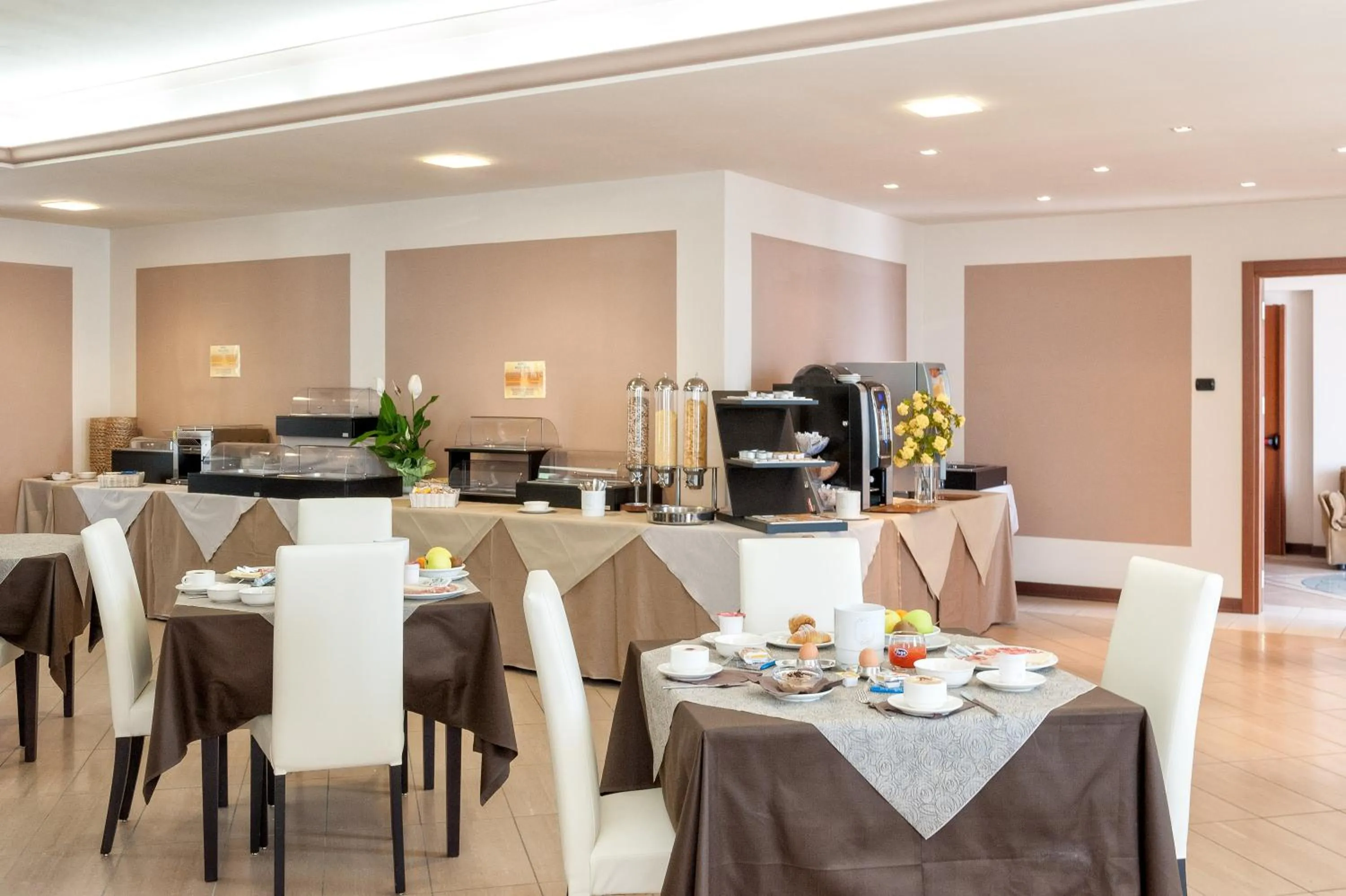 Restaurant/places to eat in Hotel Bellavista