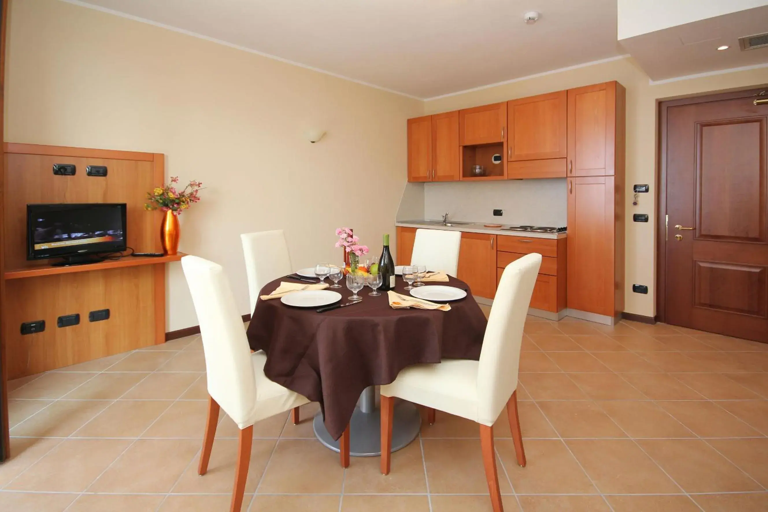 Living room, Dining Area in Hotel Bellavista