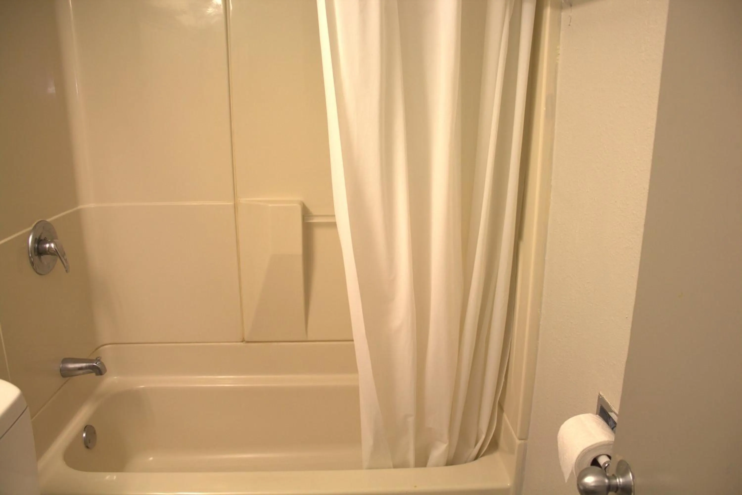 Bath in Days Inn by Wyndham Wrightstown McGuire AFB Bordentown