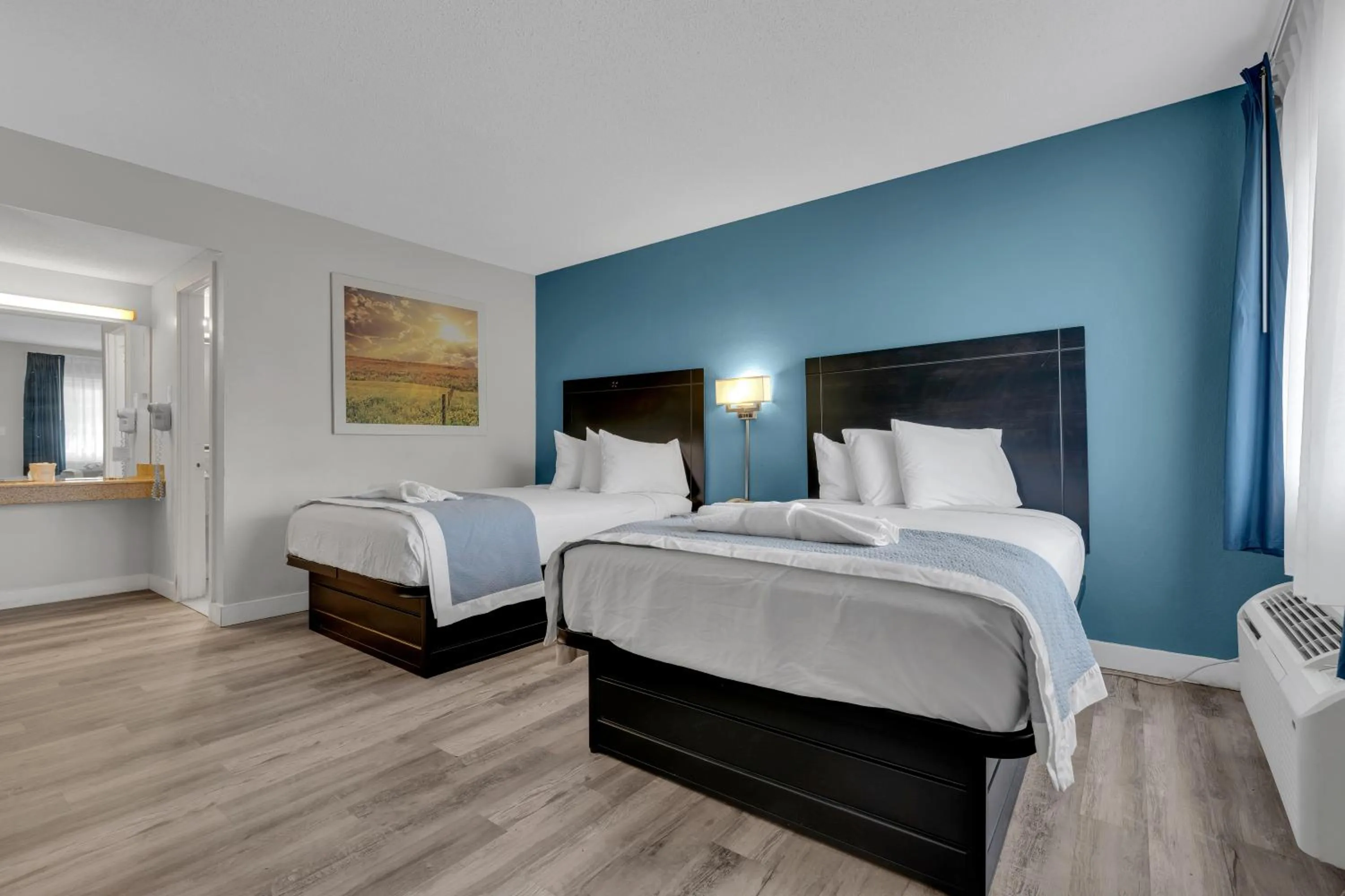 Photo of the whole room, Bed in Days Inn by Wyndham Wrightstown McGuire AFB Bordentown