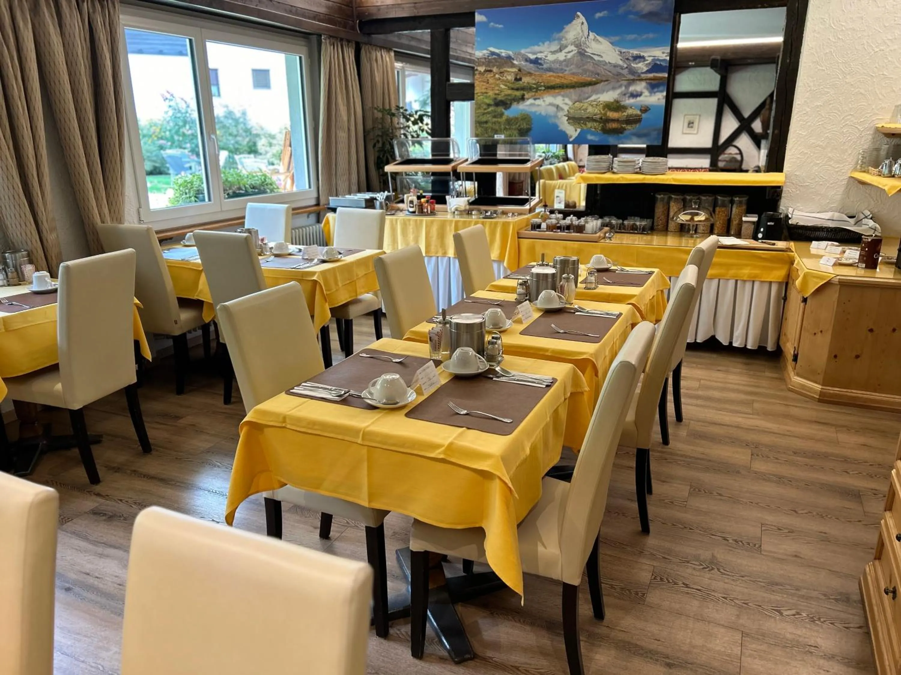 Breakfast in Hotel Adonis