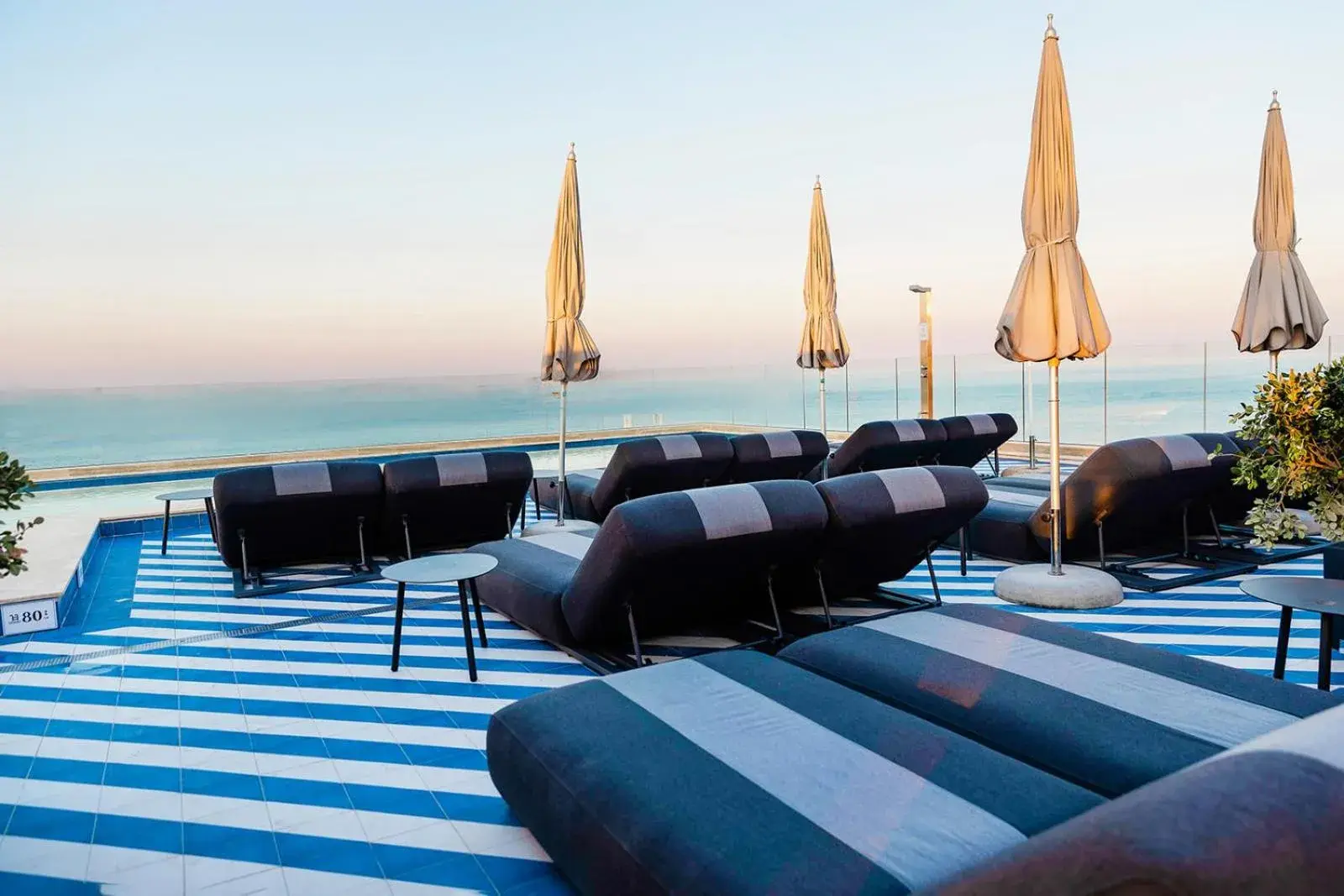 Swimming pool in 1926 Le Soleil Hotel & Spa Swimming pool in 1926 Le Soleil Hotel & Spa