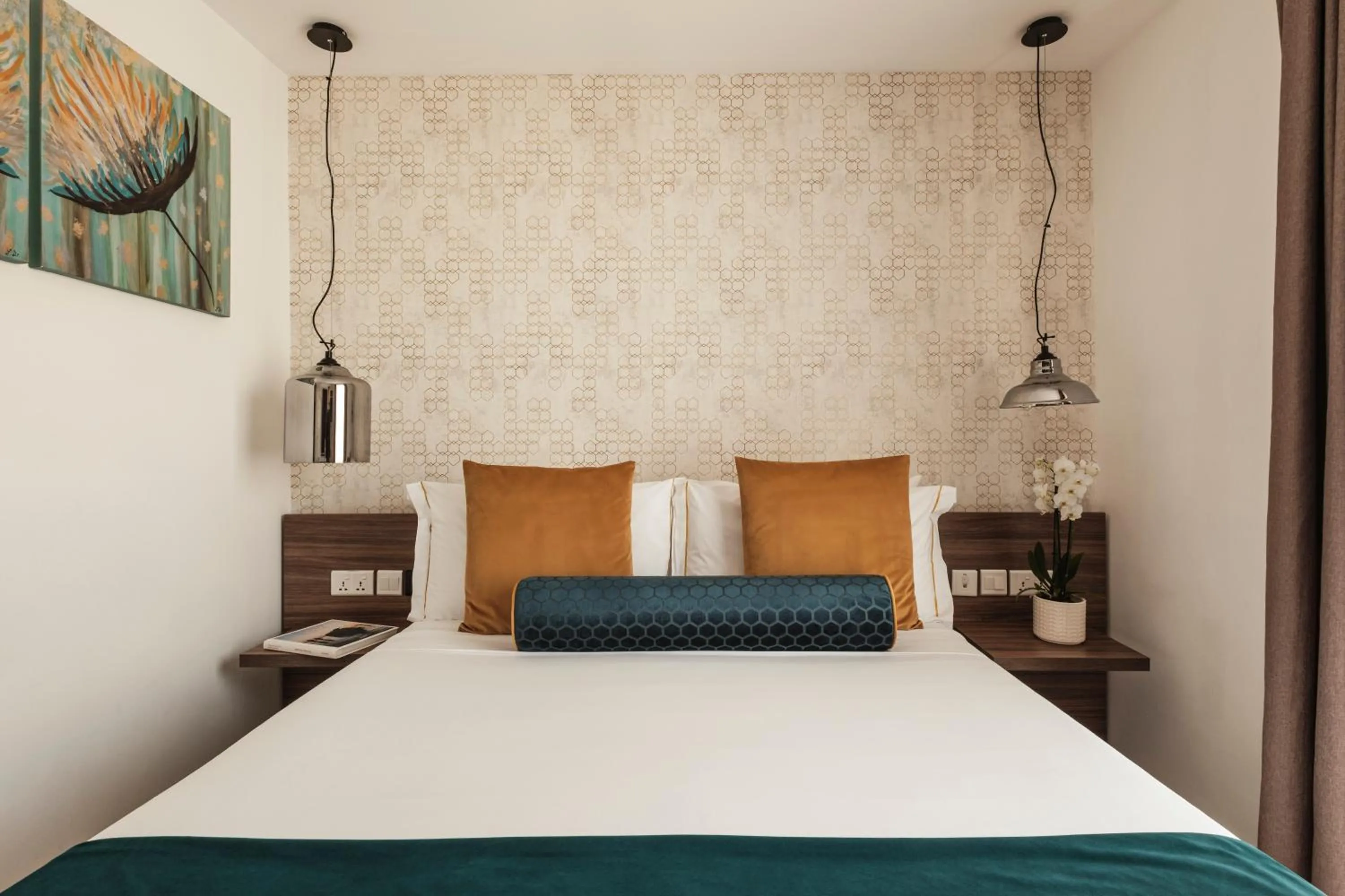 Bed in 1926 Le Soleil Hotel & Spa