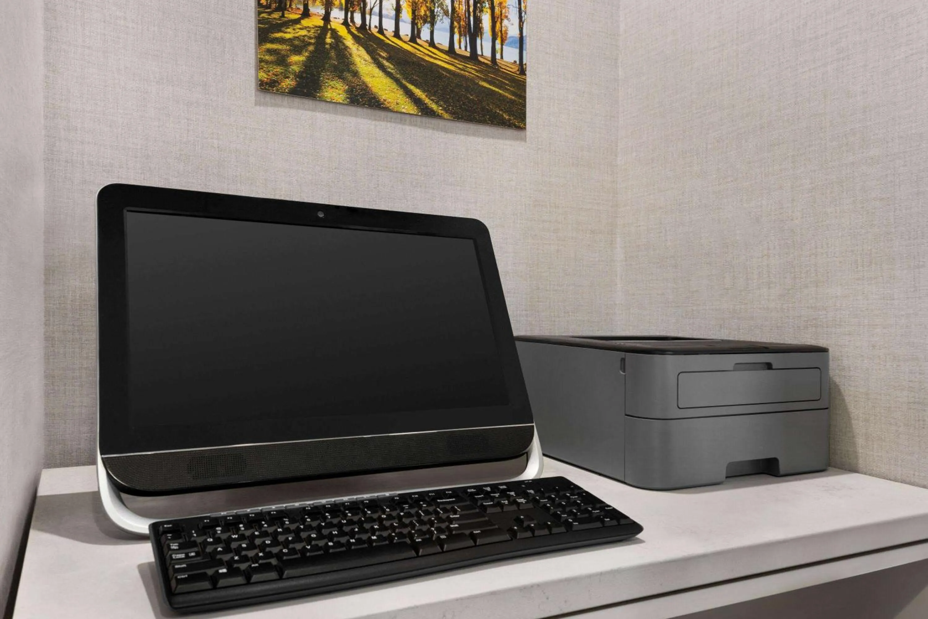 Business facilities in La Quinta by Wyndham Hesperia Victorville