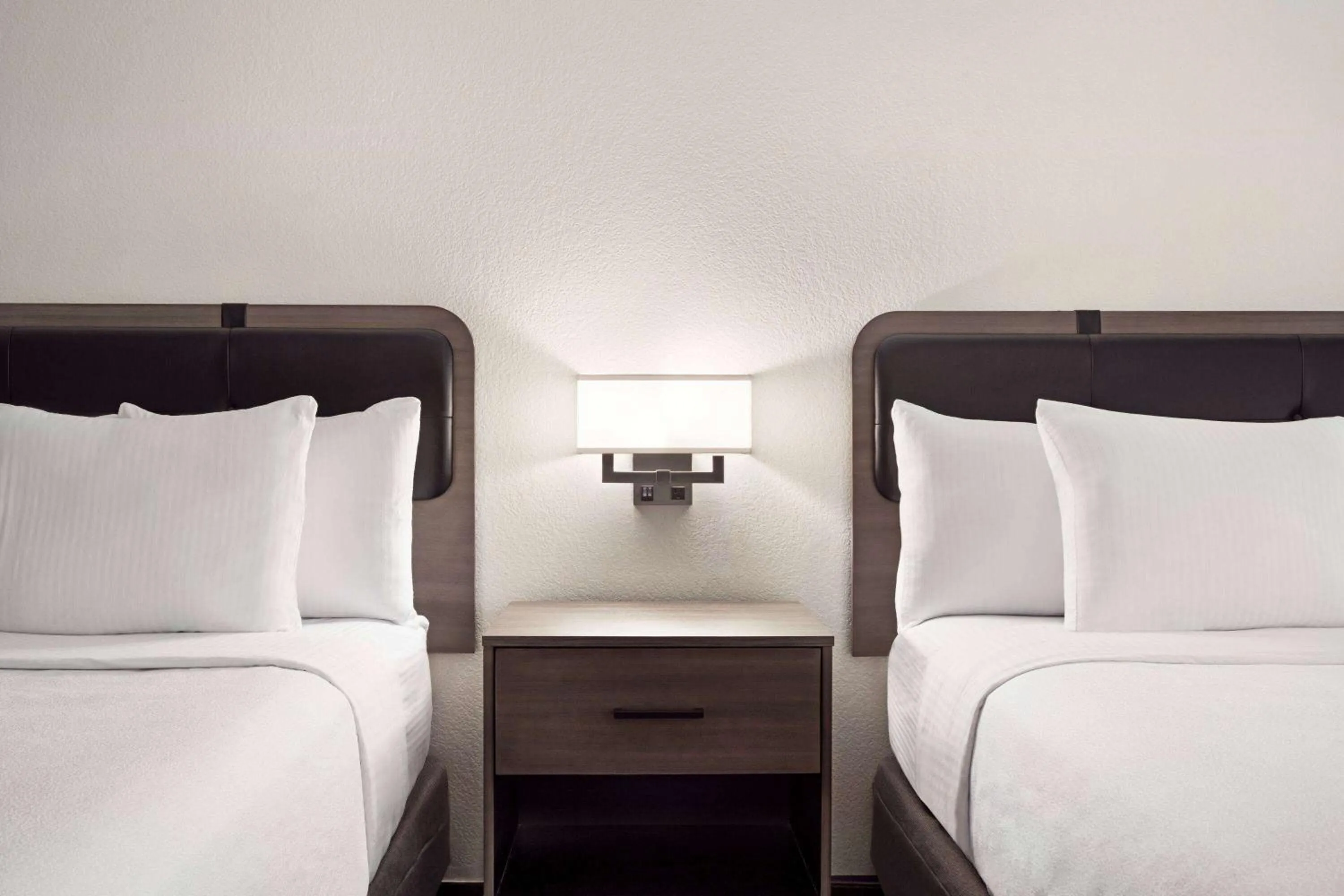 Photo of the whole room, Bed in La Quinta by Wyndham Hesperia Victorville