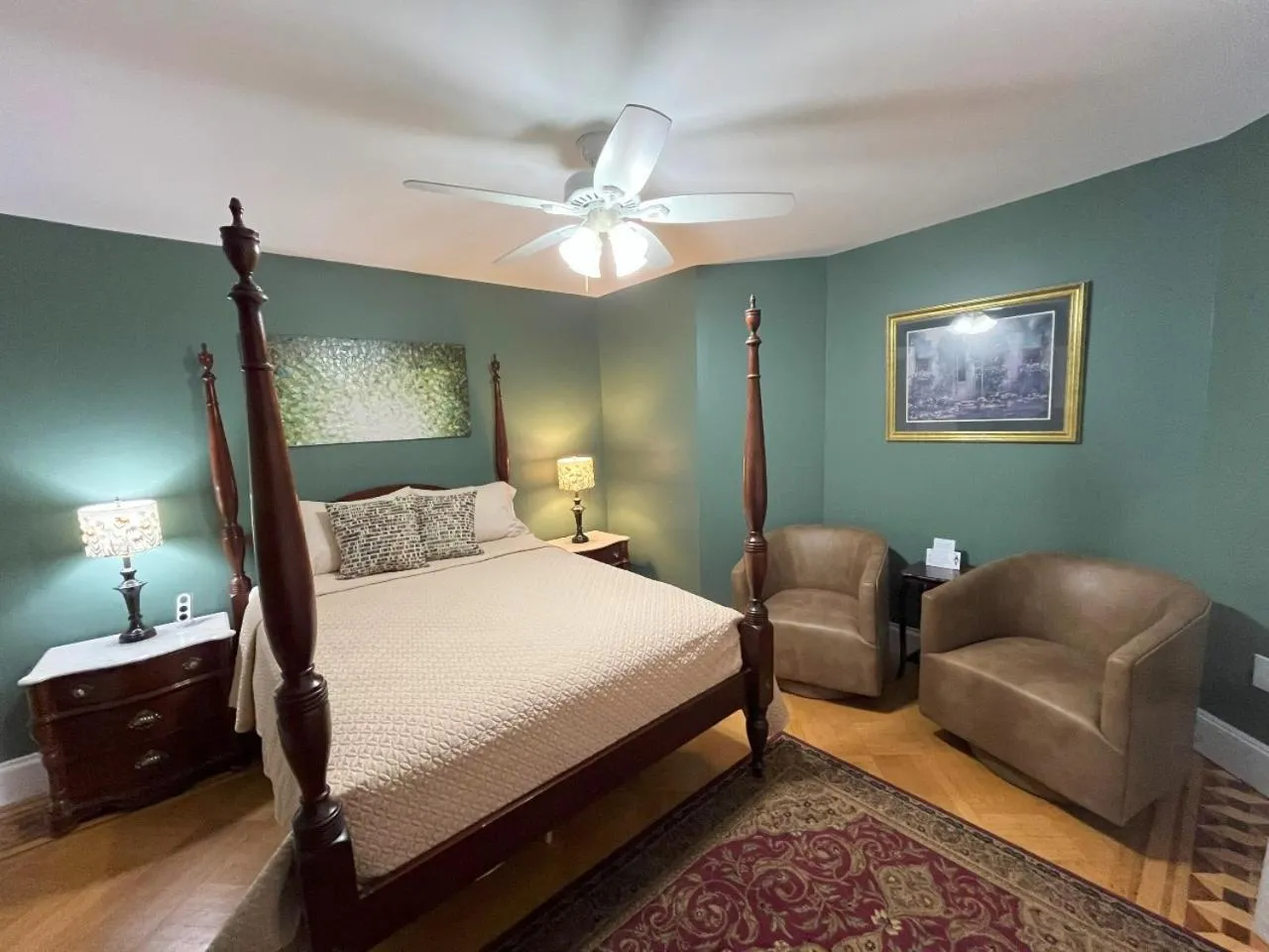 Bedroom, Bed in Saltair Inn Waterfront B&B