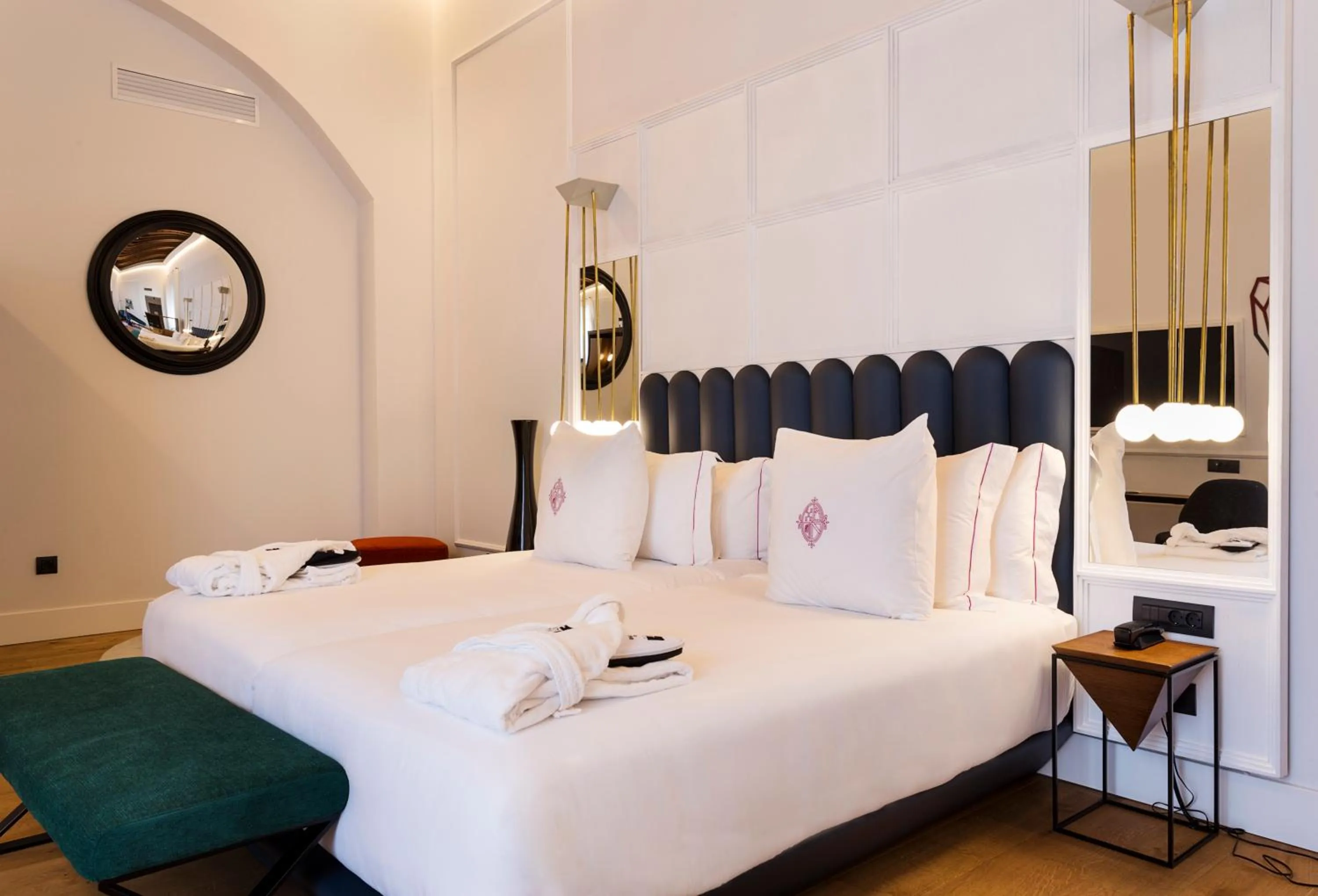 Bedroom, Bed in One Shot Conde Torrejón