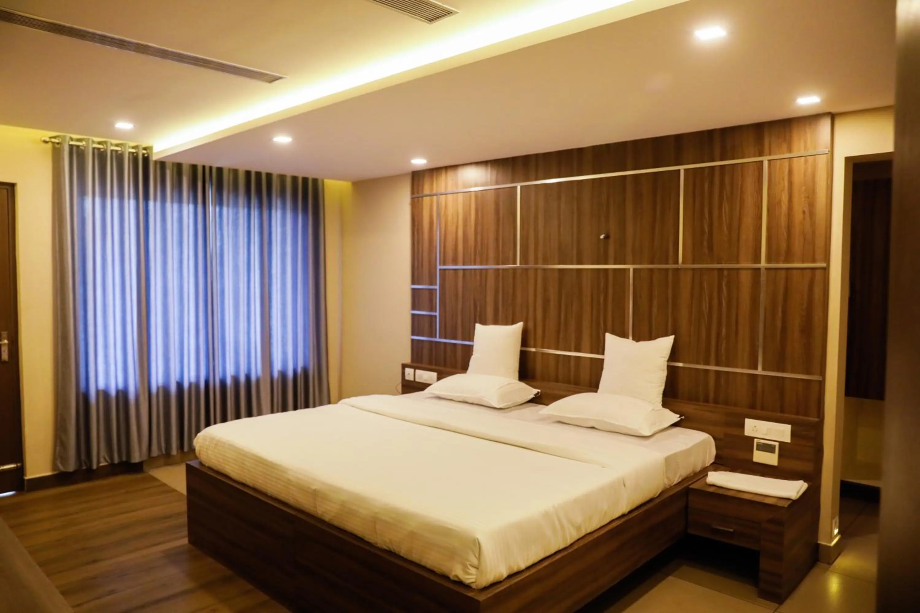 Executive Suite in U C plaza
