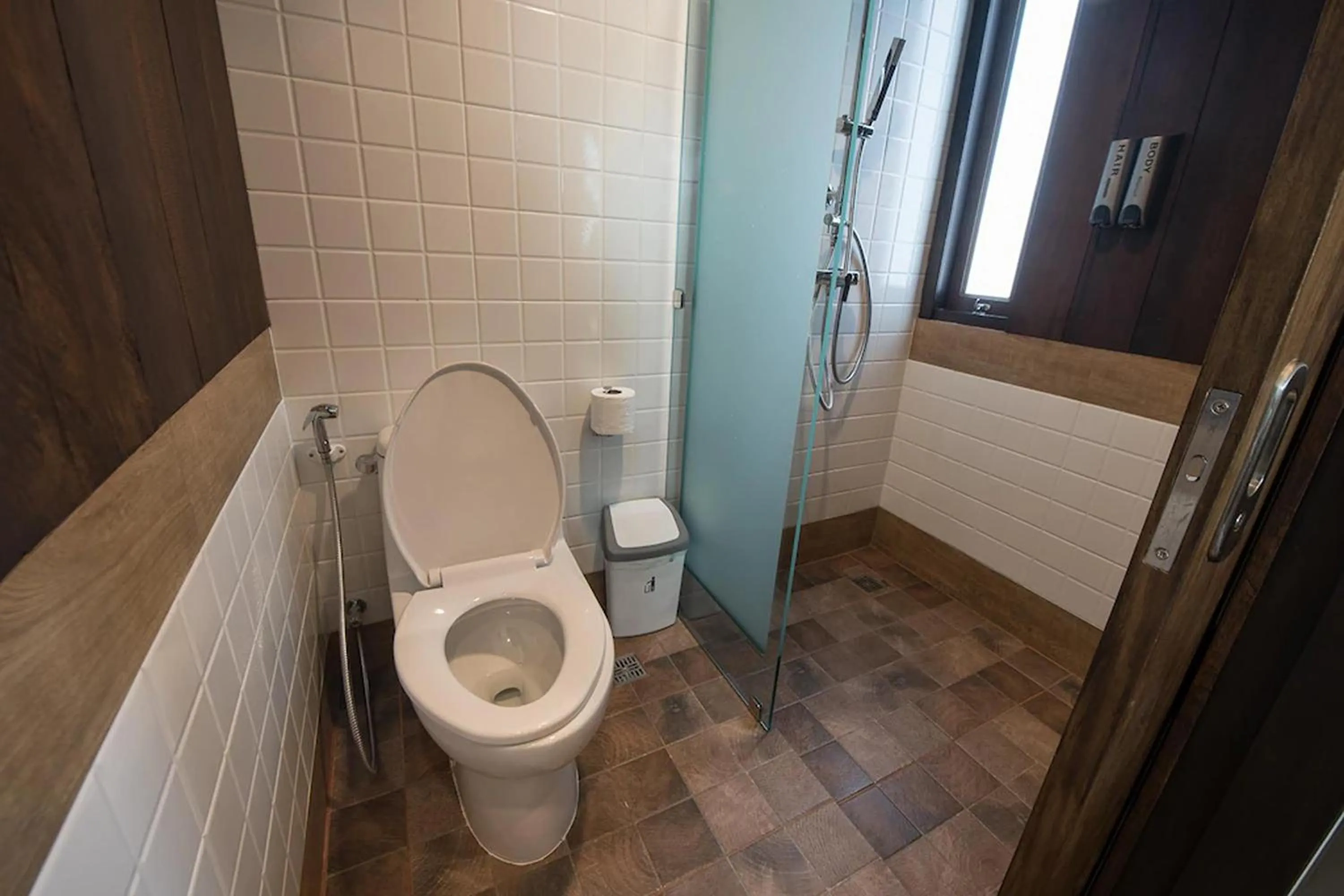 Bathroom in 33 Poshtel