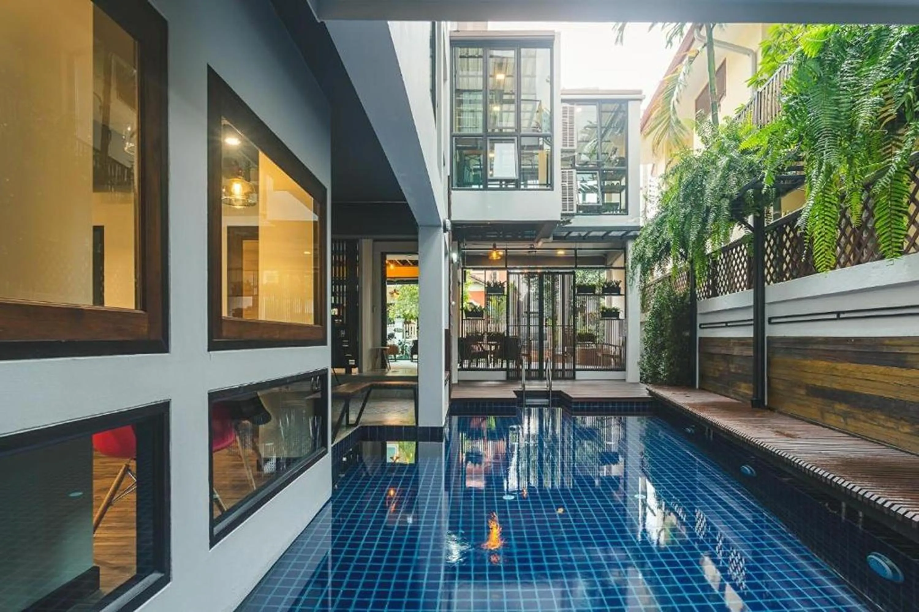 Swimming pool in 33 Poshtel