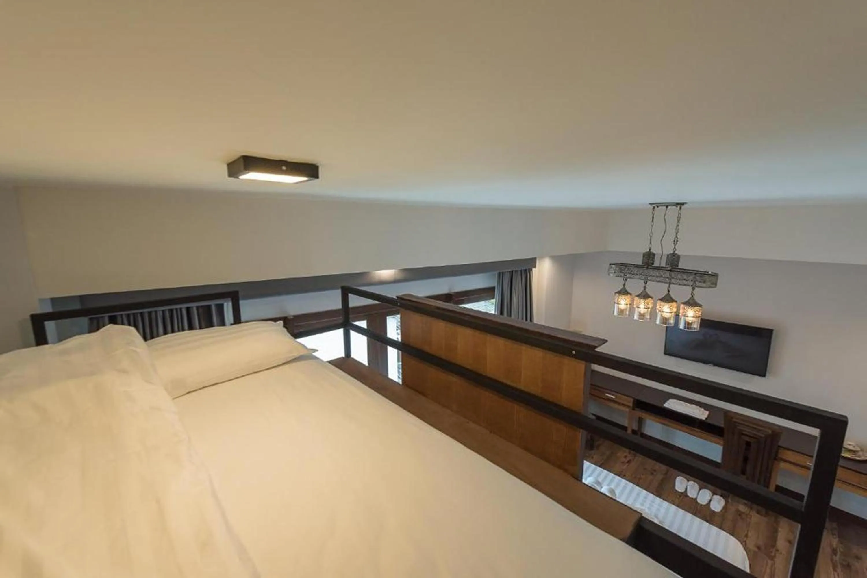 Photo of the whole room, Bed in 33 Poshtel