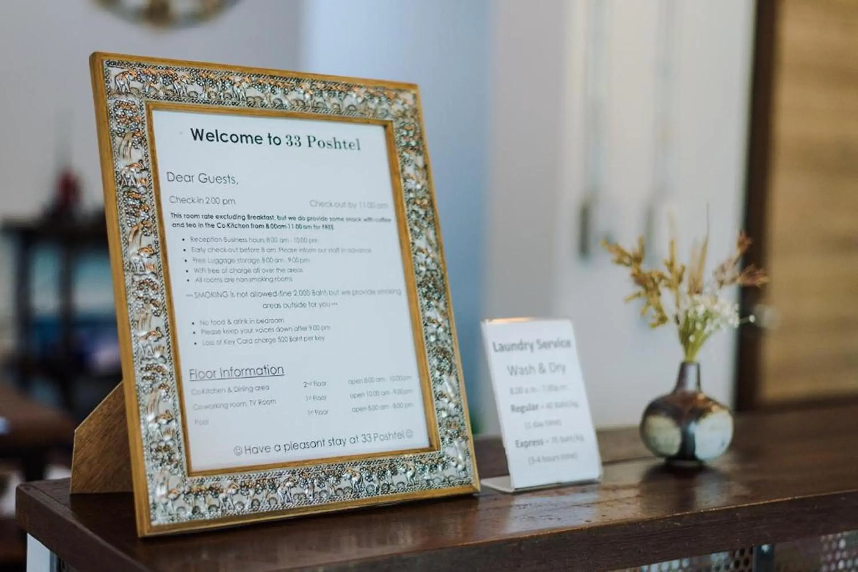 Lobby or reception in 33 Poshtel Lobby or reception in 33 Poshtel