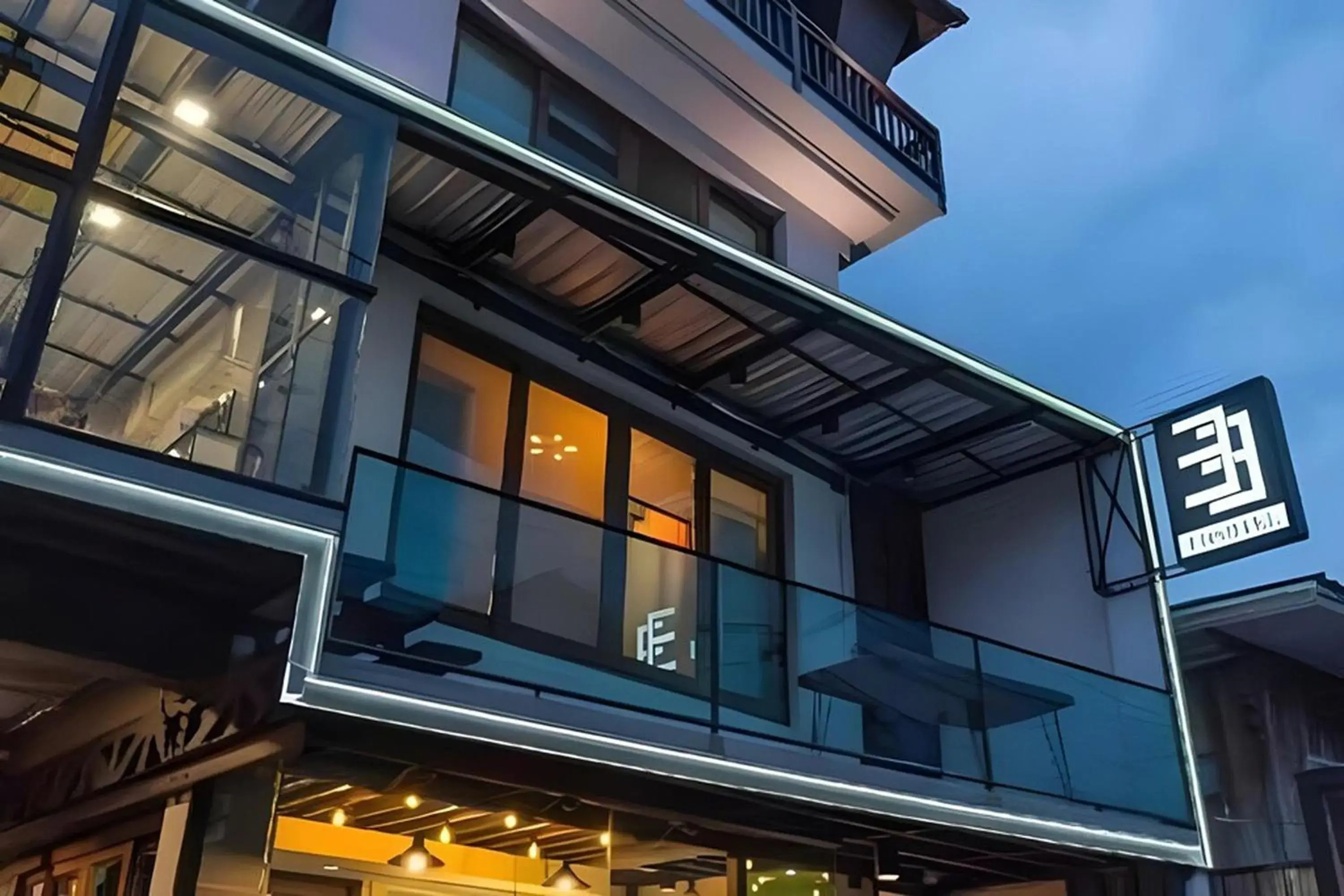 Property building in 33 Poshtel Property building in 33 Poshtel