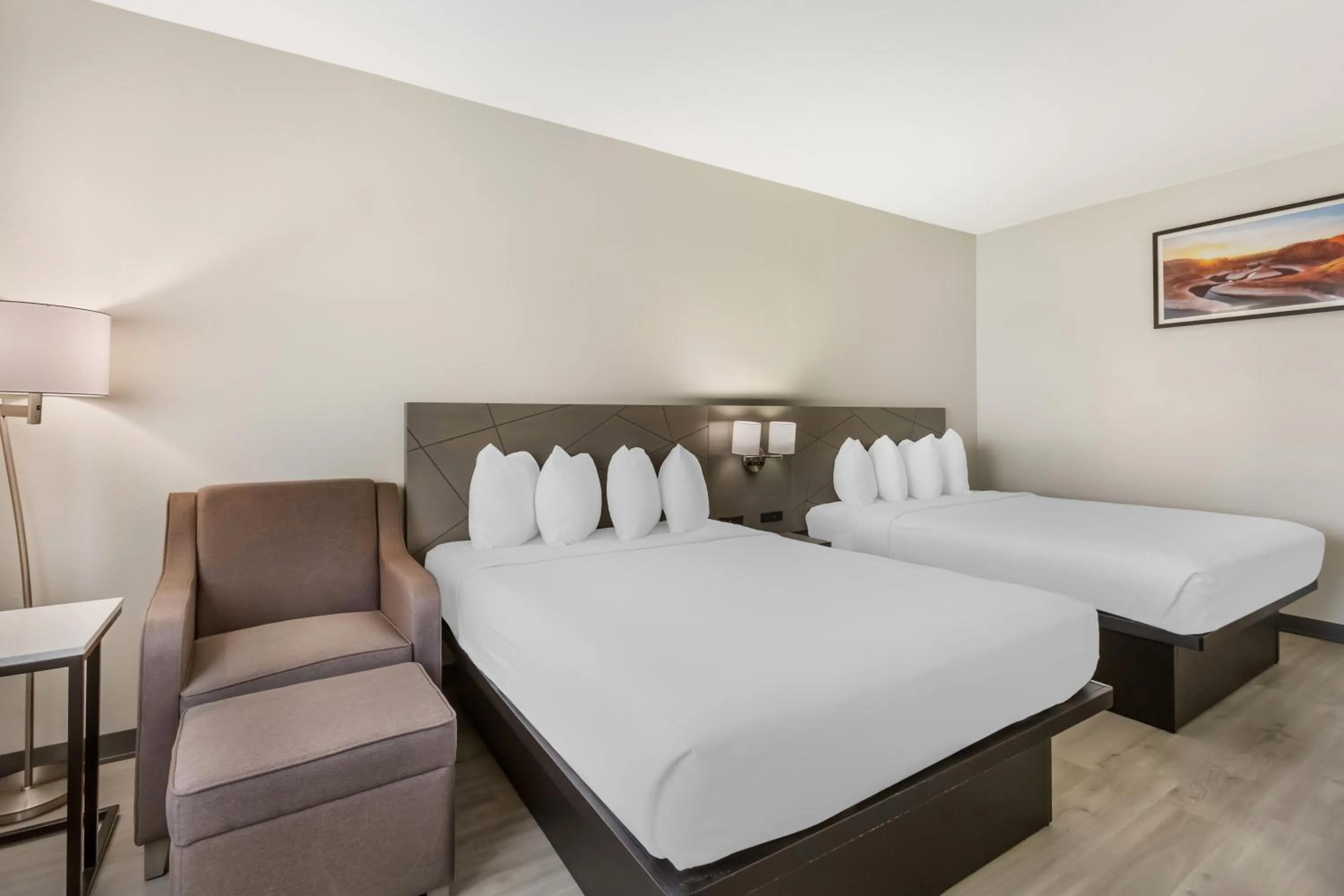 Bedroom, Bed in Best Western Gold Poppy Inn