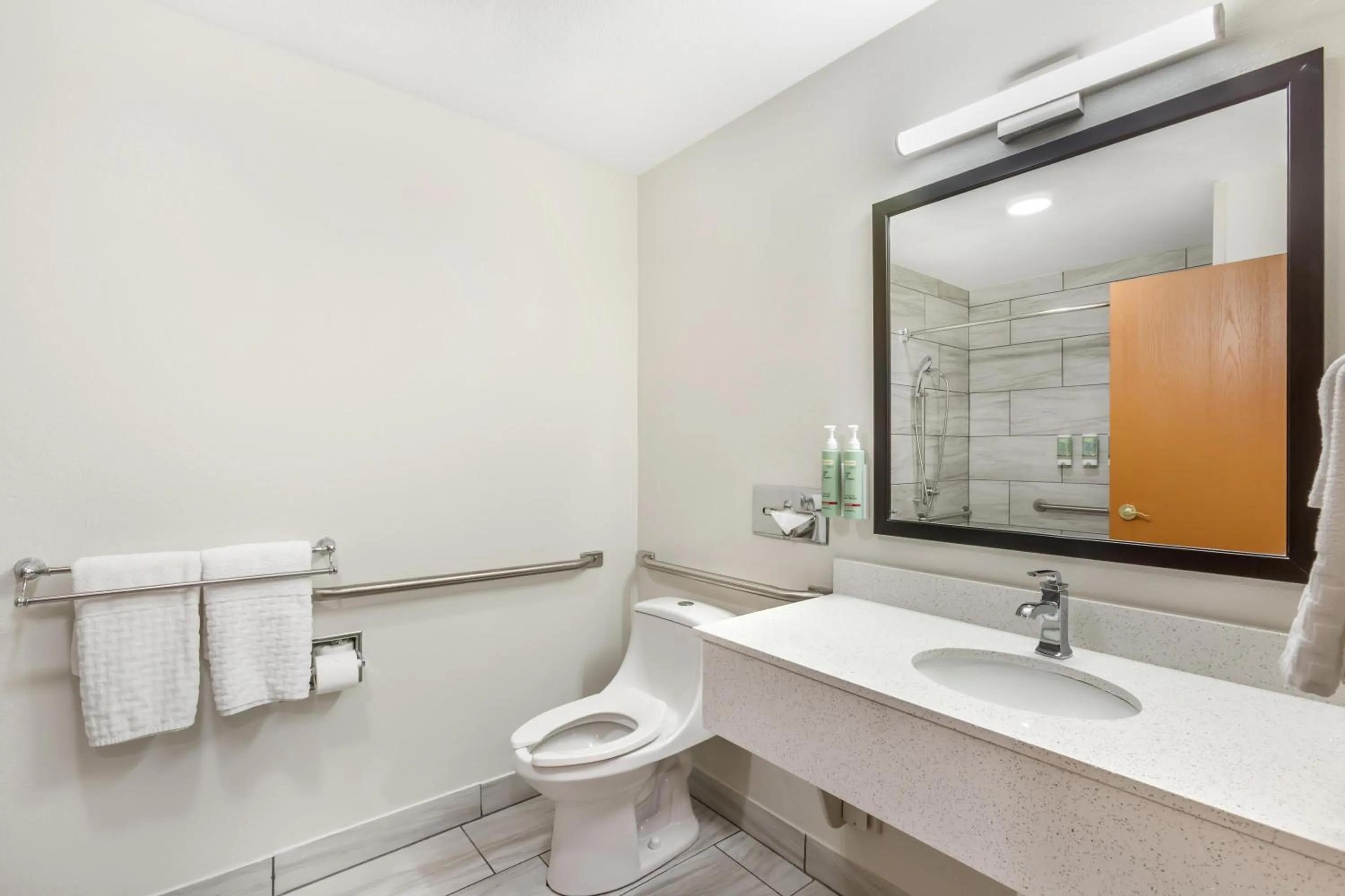 Bathroom in Best Western Gold Poppy Inn