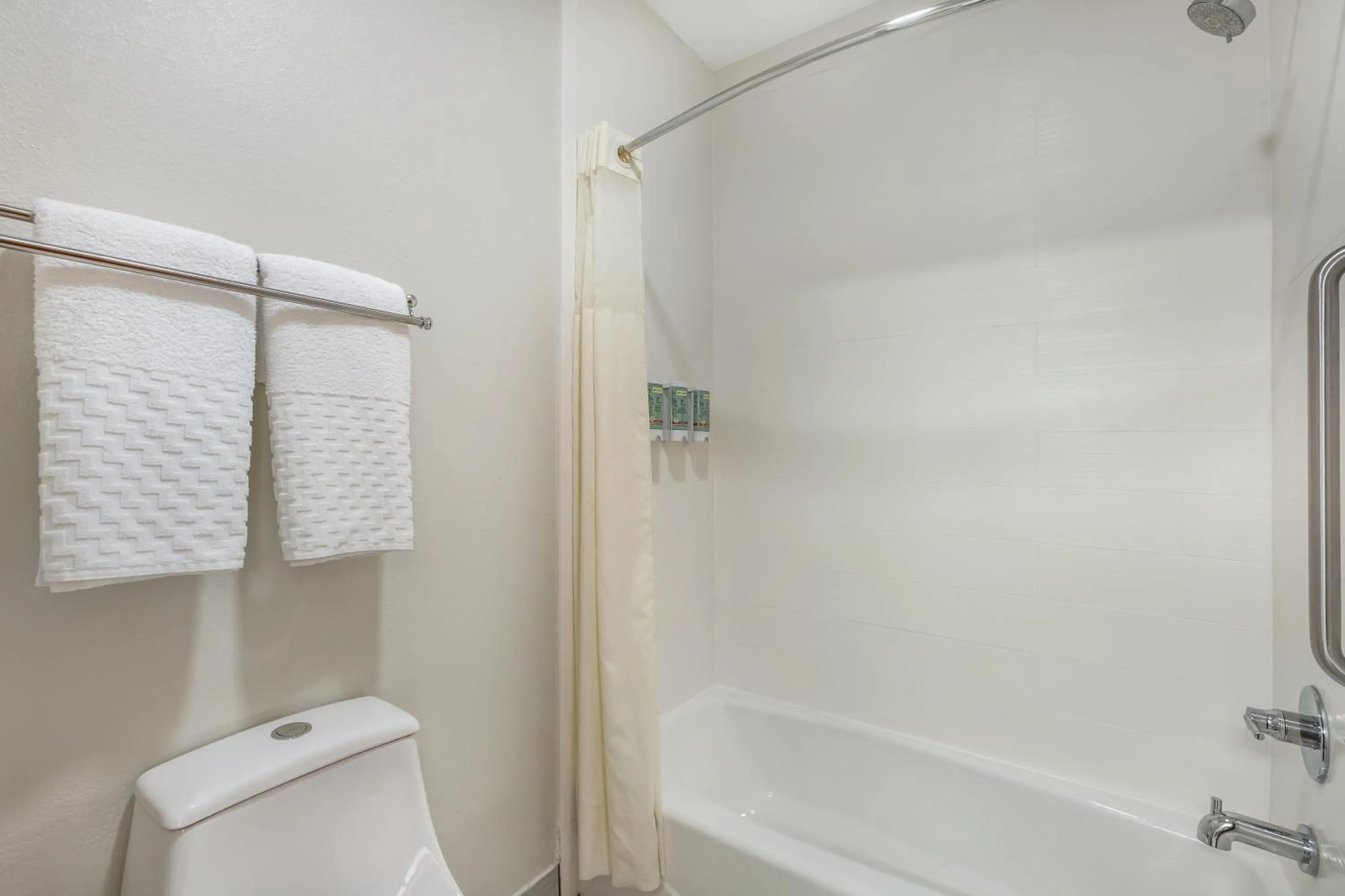 Bathroom in Best Western Gold Poppy Inn