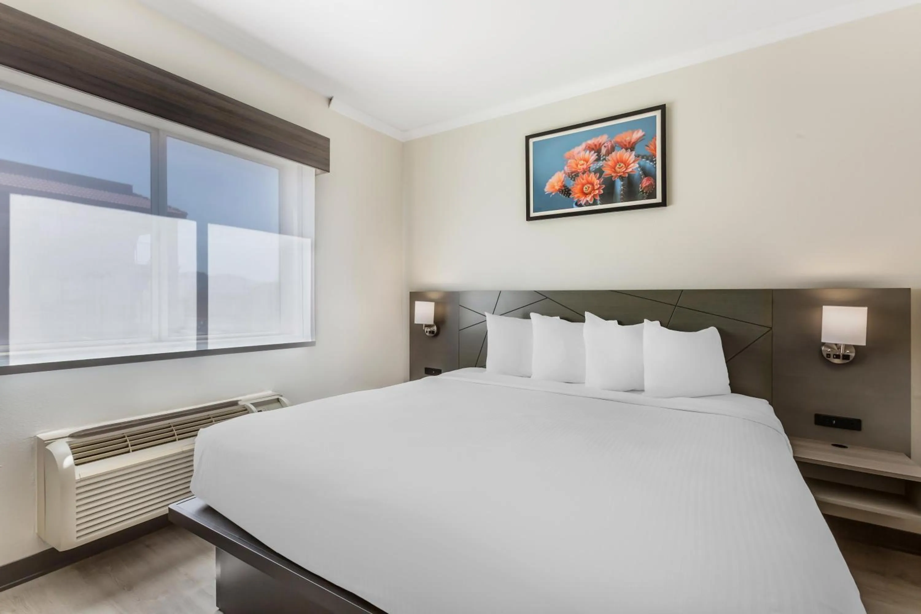 Photo of the whole room, Bed in Best Western Gold Poppy Inn