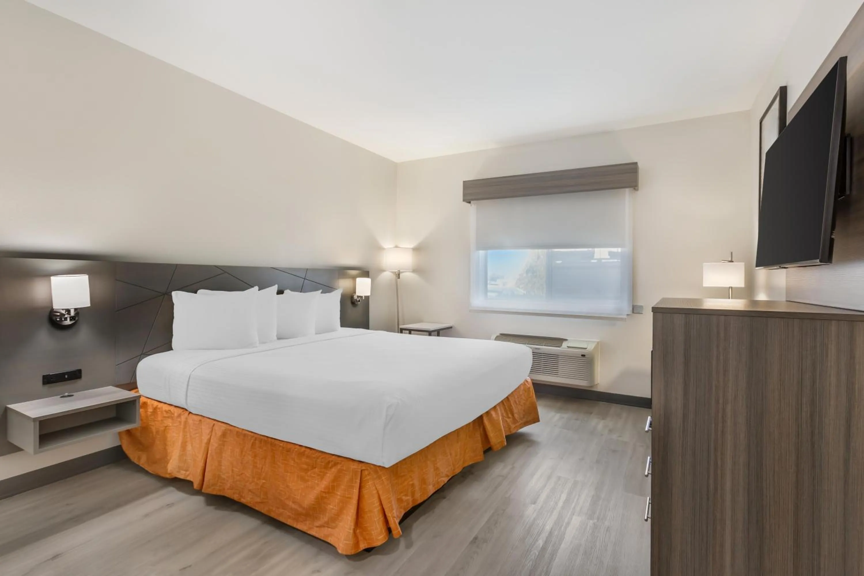 Bedroom, Bed in Best Western Gold Poppy Inn