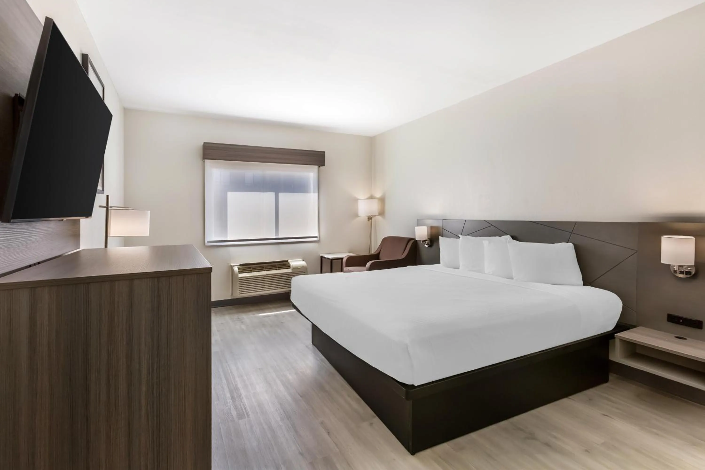 Bedroom, Bed in Best Western Gold Poppy Inn