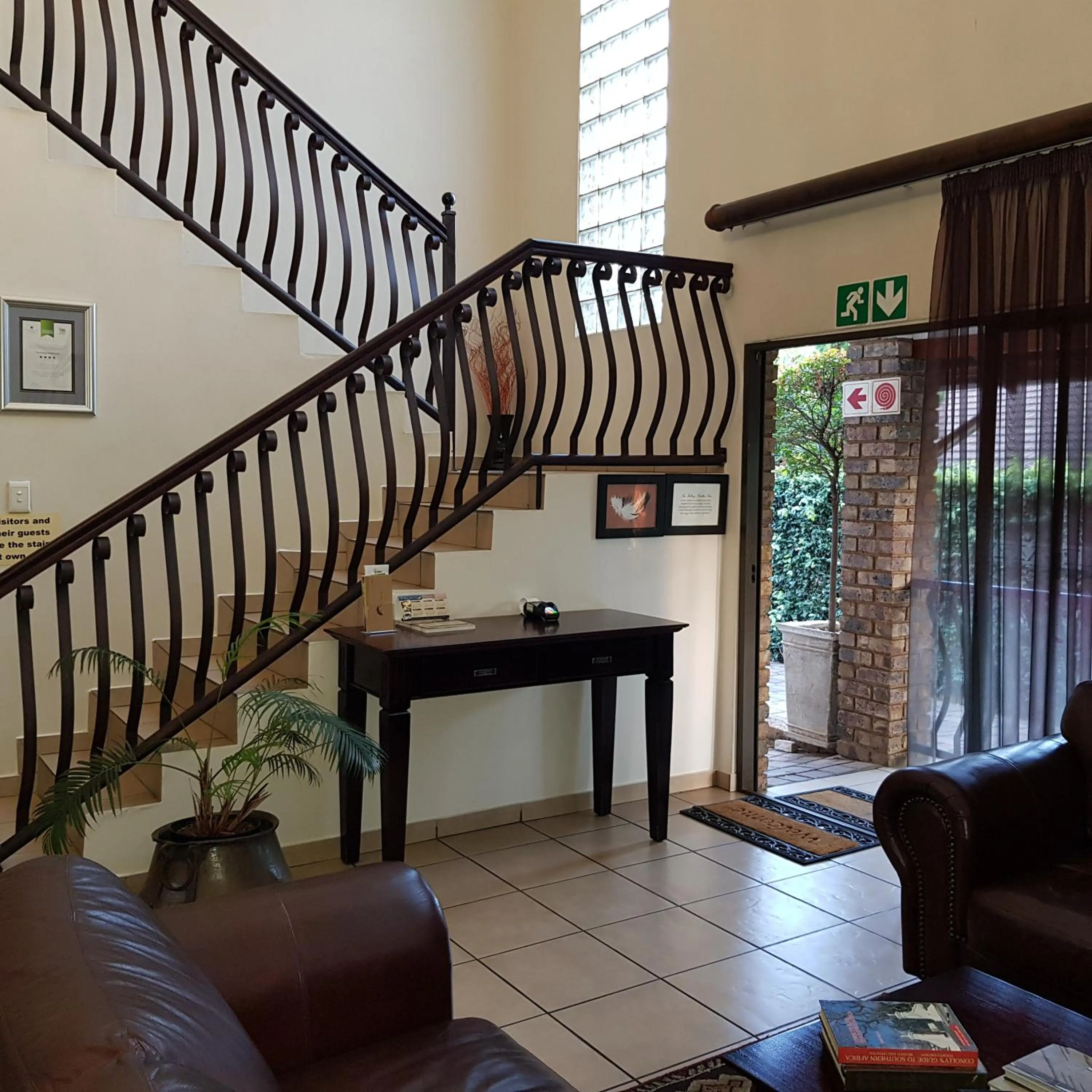 Lobby or reception in Falling Feather Inn