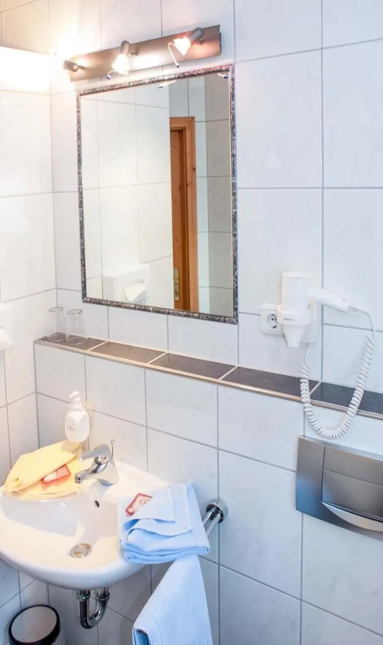 Bathroom in Hotel Waldeck Garni