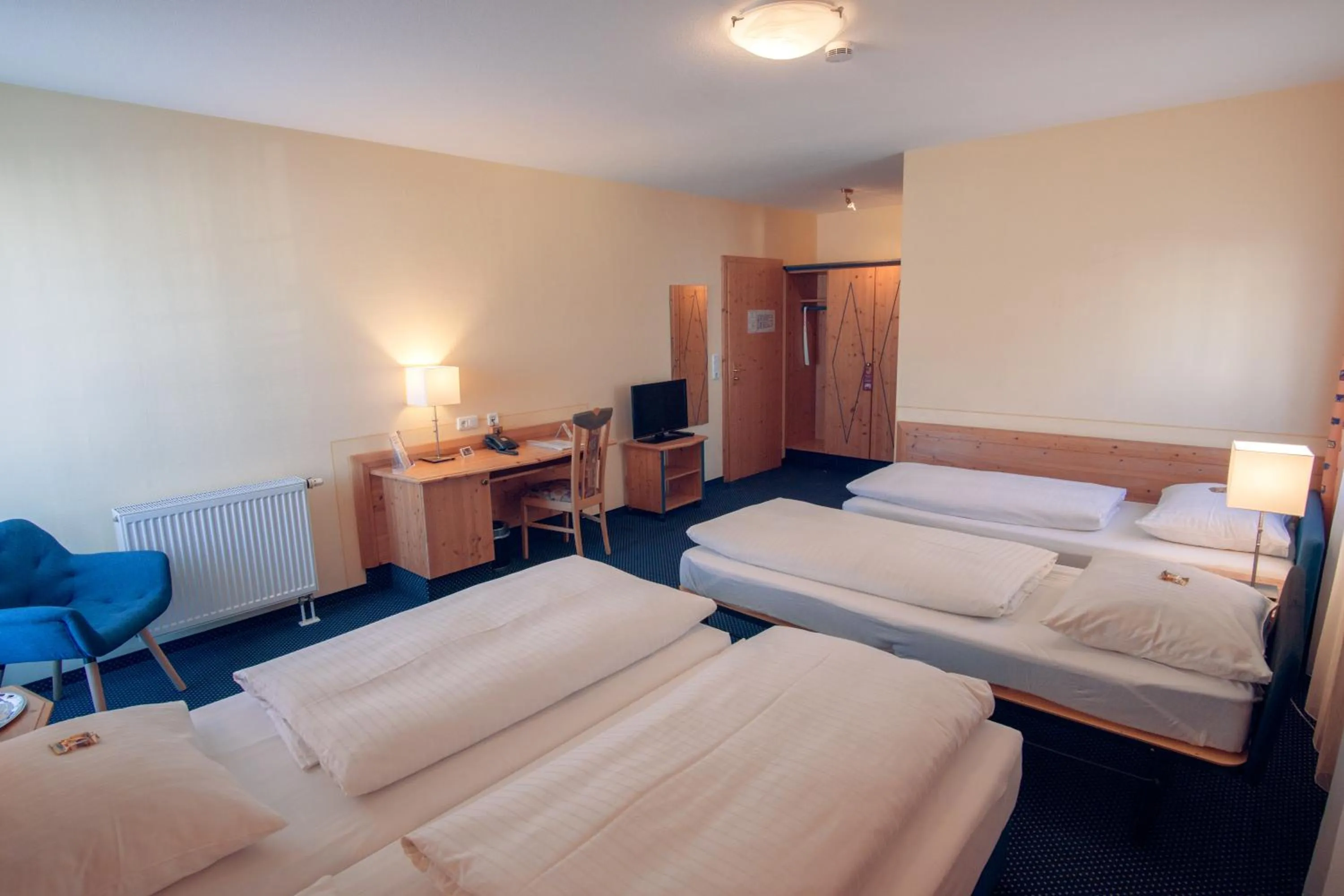 Photo of the whole room, Bed in Hotel Waldeck Garni