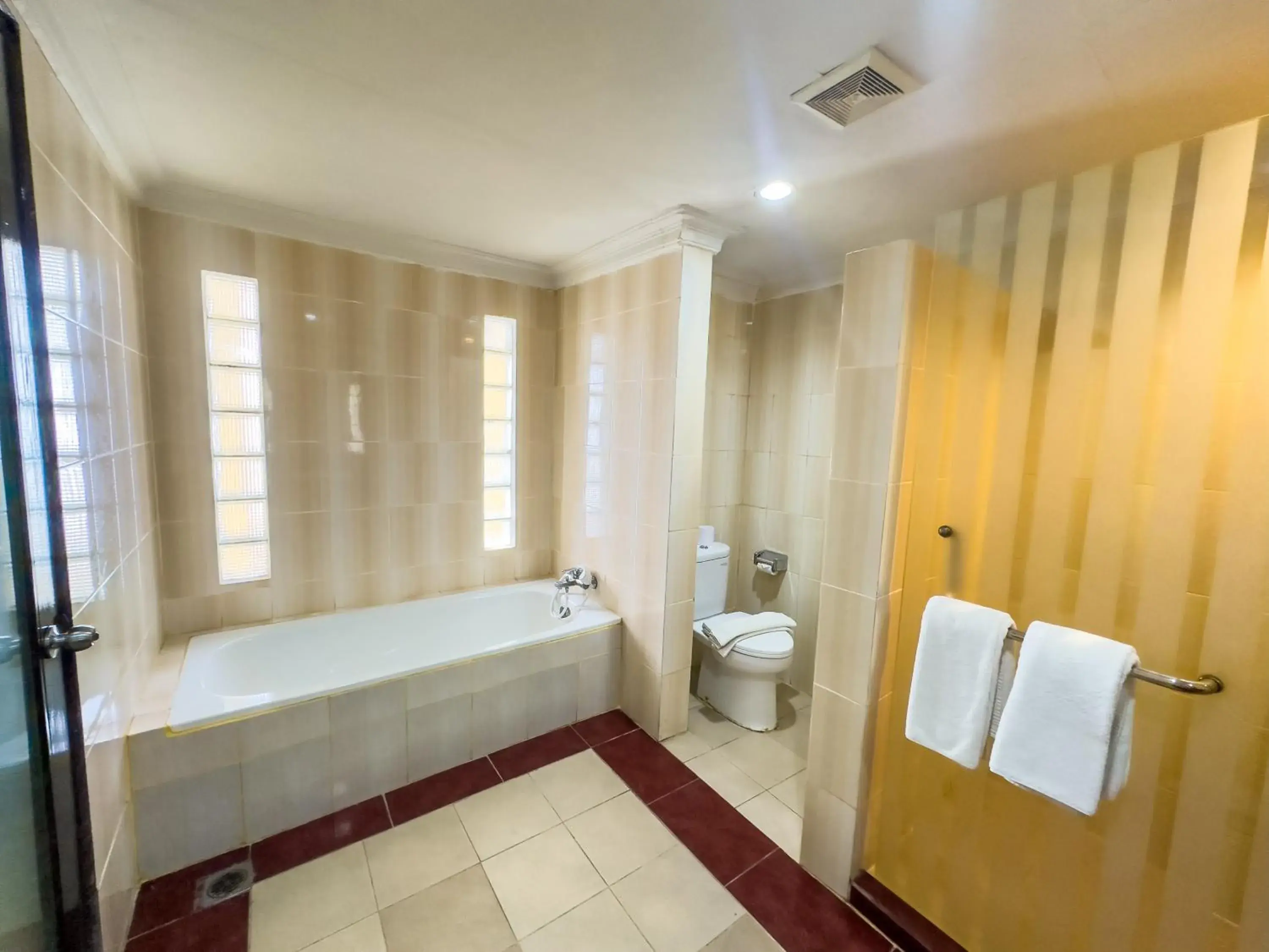 Special Offer - Superior Room With Extra Bed in Champlung Mas Hotel Legian Special Offer - Superior Room With Extra Bed in Champlung Mas Hotel Legian