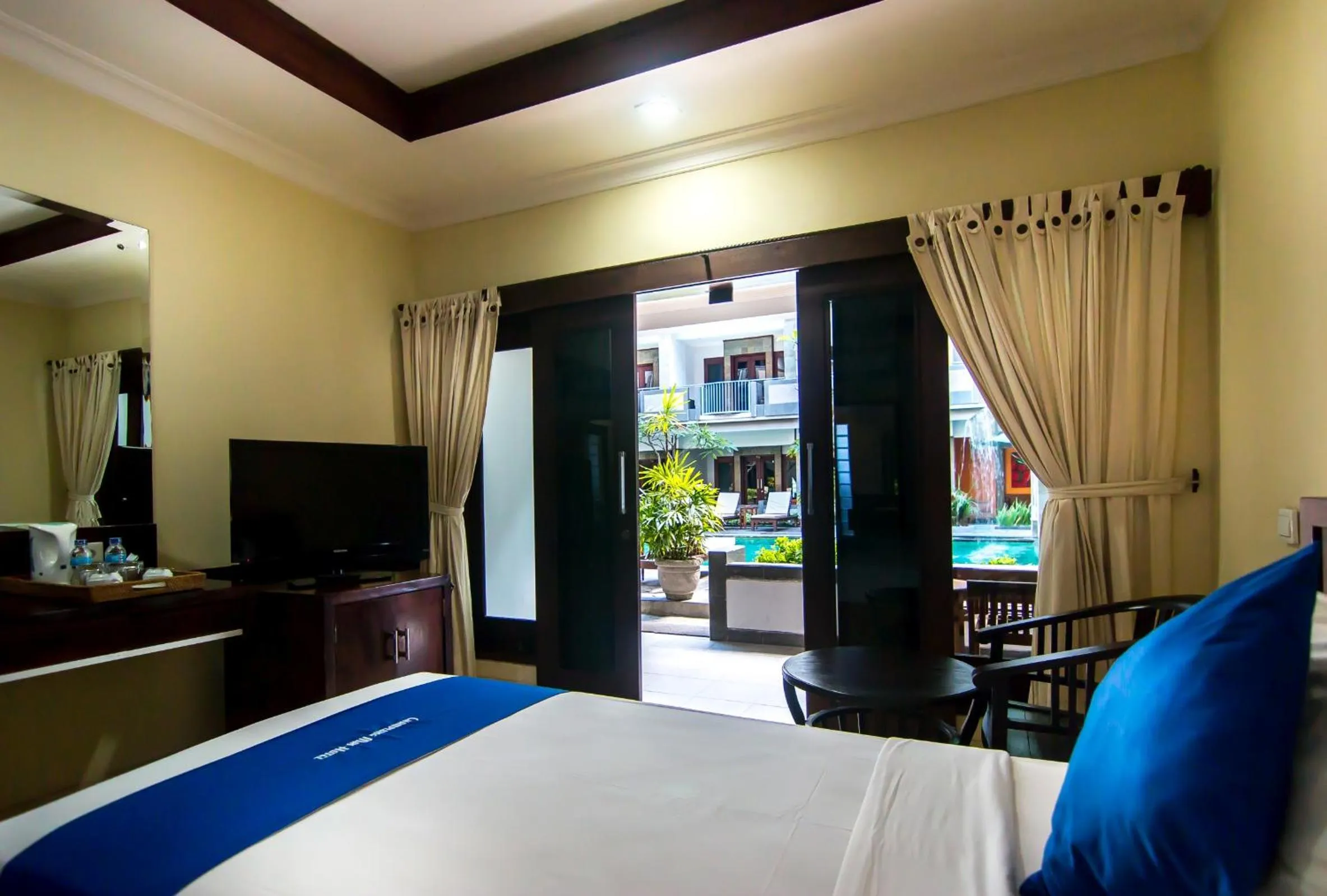 Bedroom, Bed in Champlung Mas Hotel Legian
