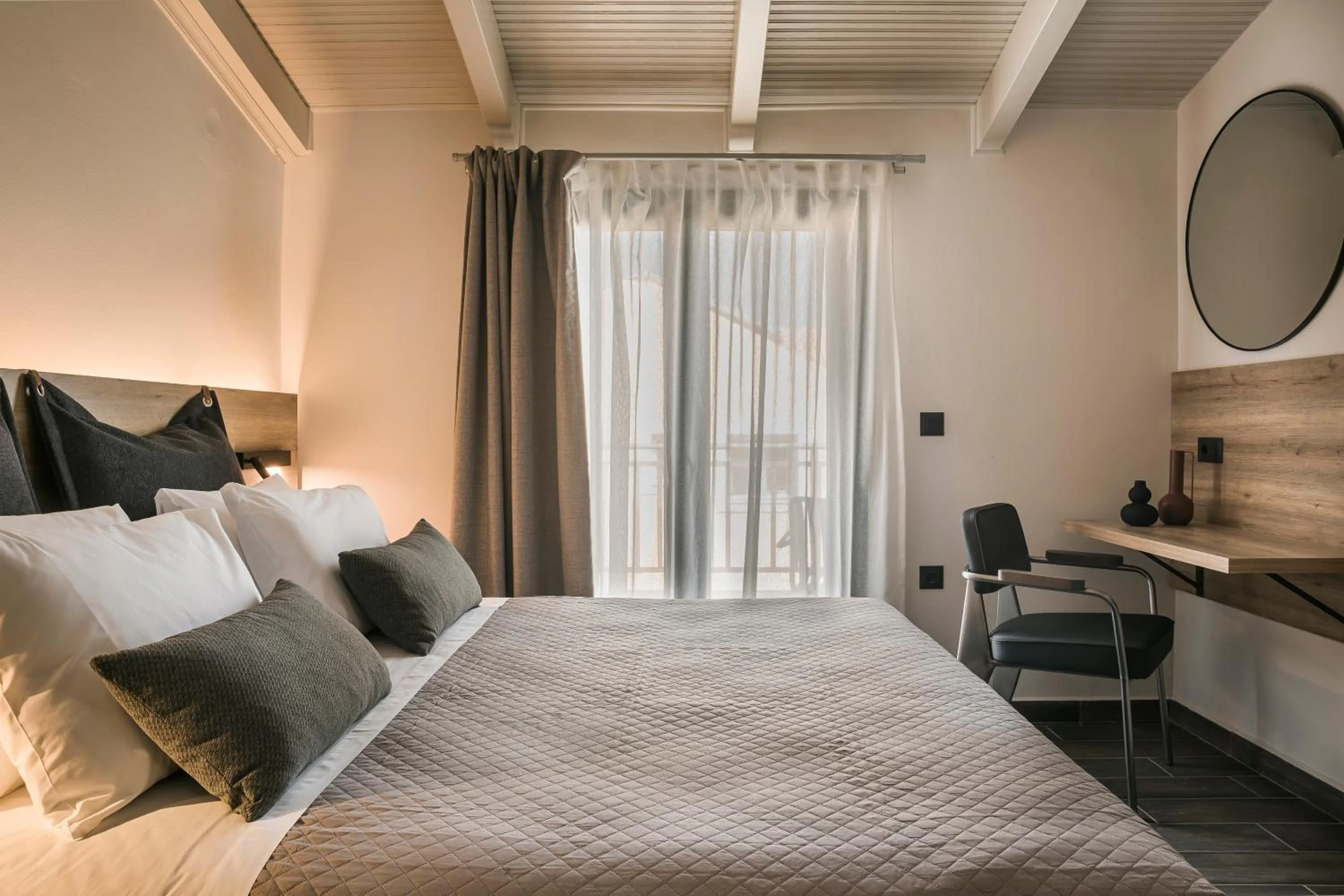 Bedroom, Bed in Skala Hotel