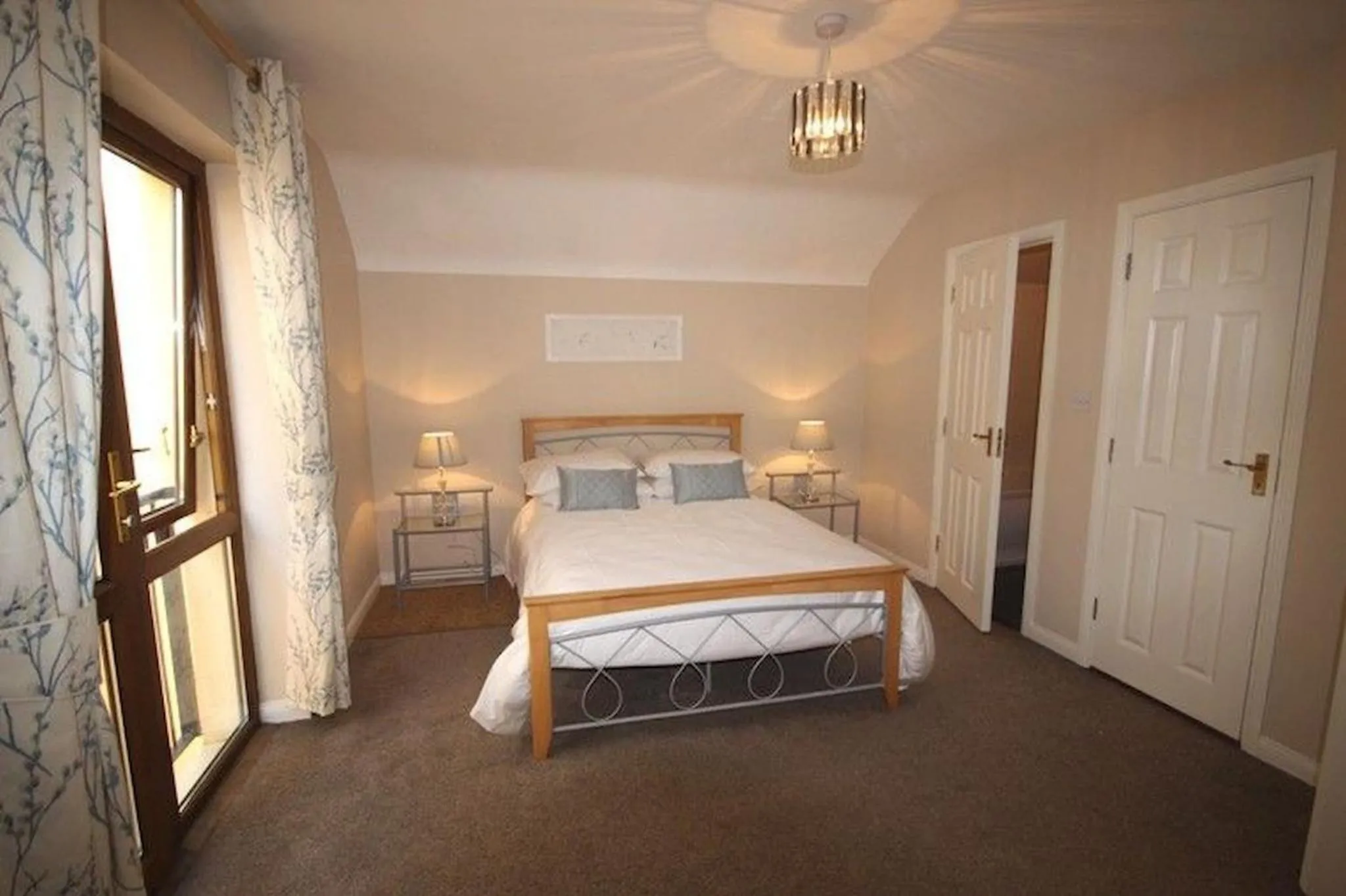 2 Clifden Court