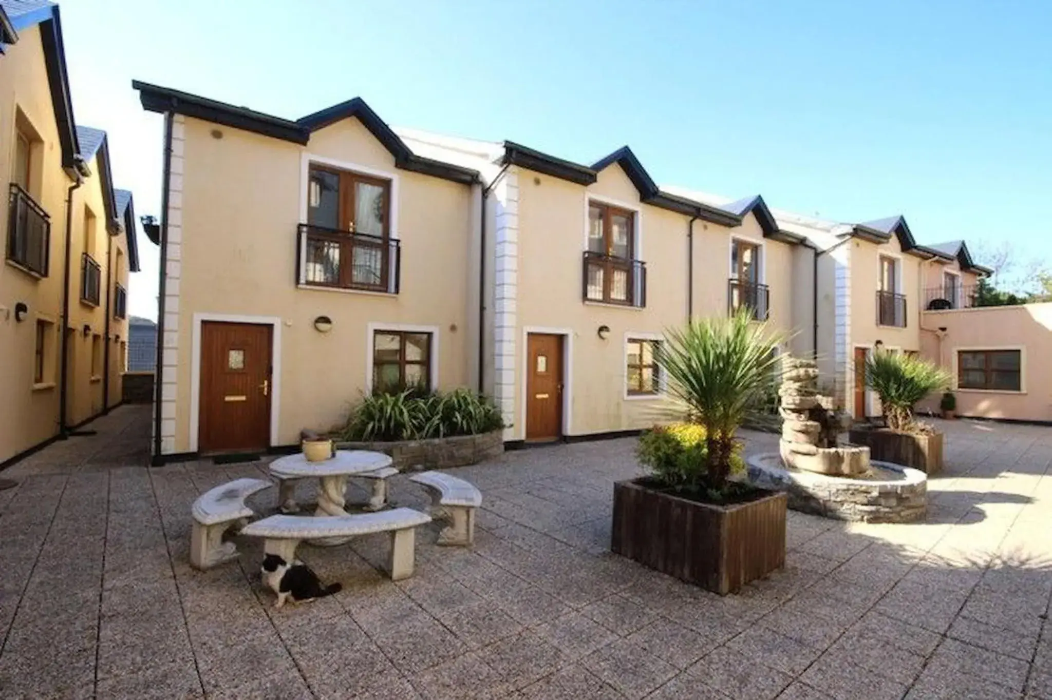 2 Clifden Court 2 Clifden Court