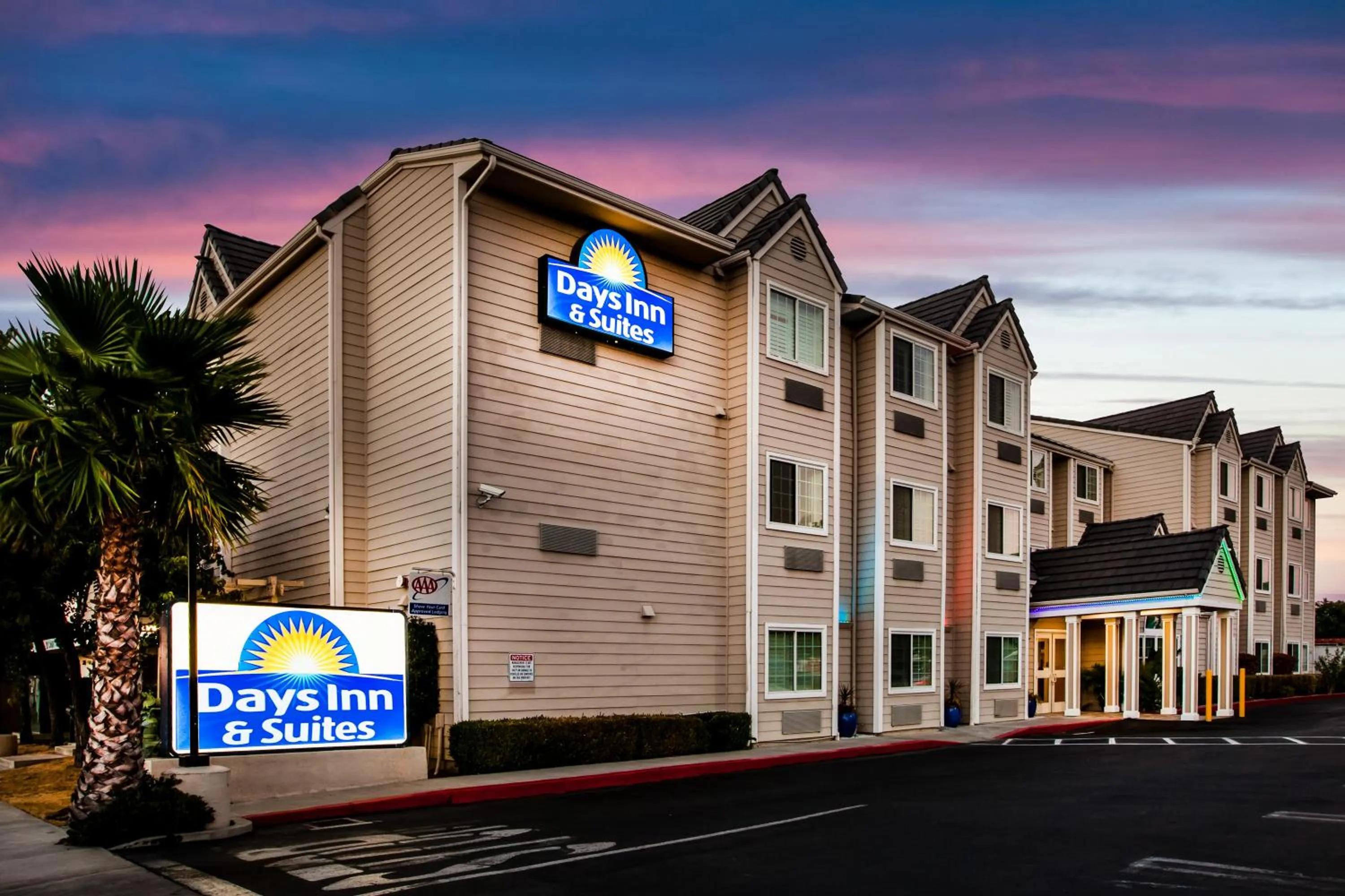 Days Inn & Suites by Wyndham Antioch