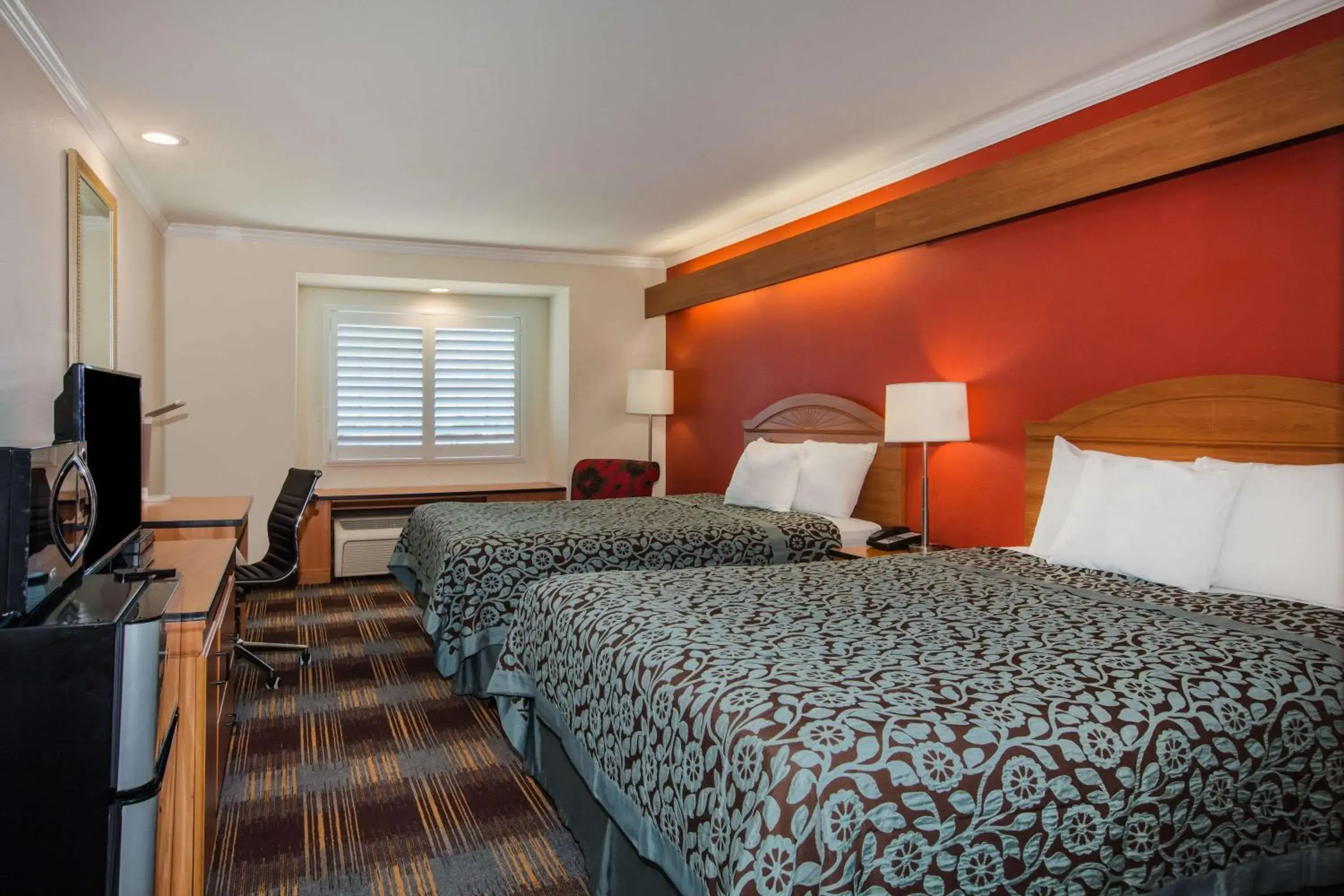 Photo of the whole room, Bed in Days Inn & Suites by Wyndham Antioch