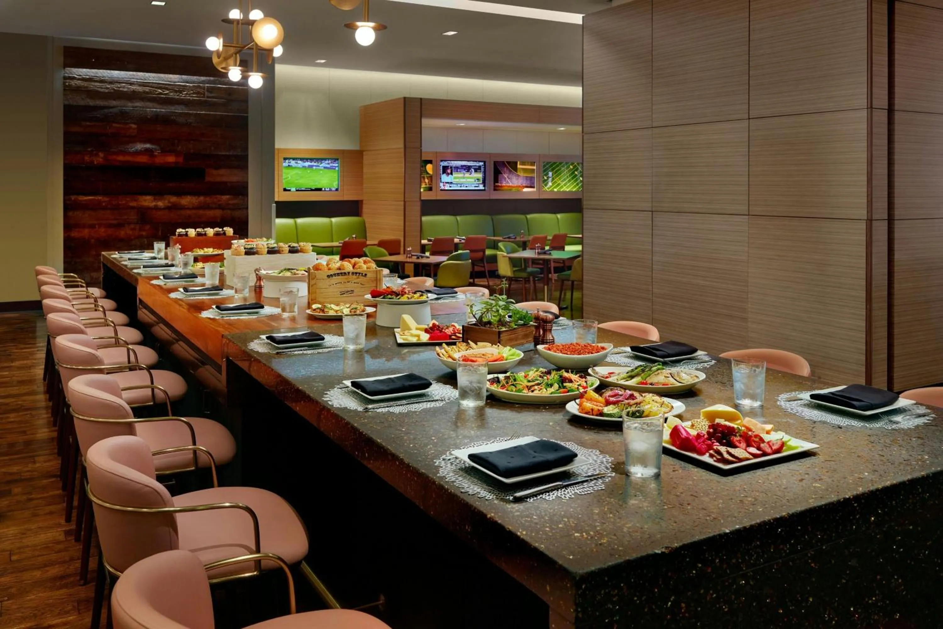 Restaurant/places to eat in Atlanta Airport Marriott Gateway