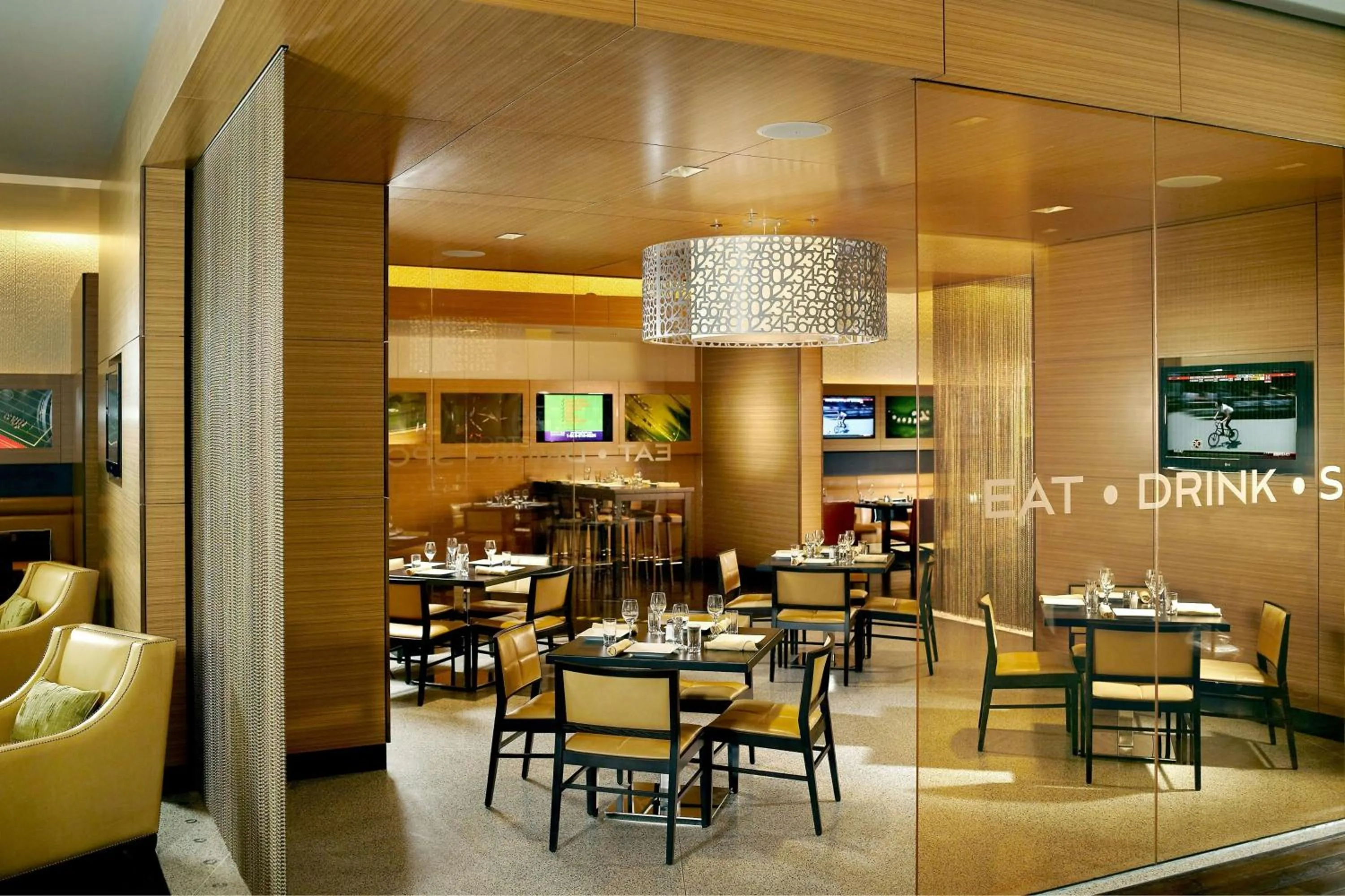 Restaurant/places to eat in Atlanta Airport Marriott Gateway