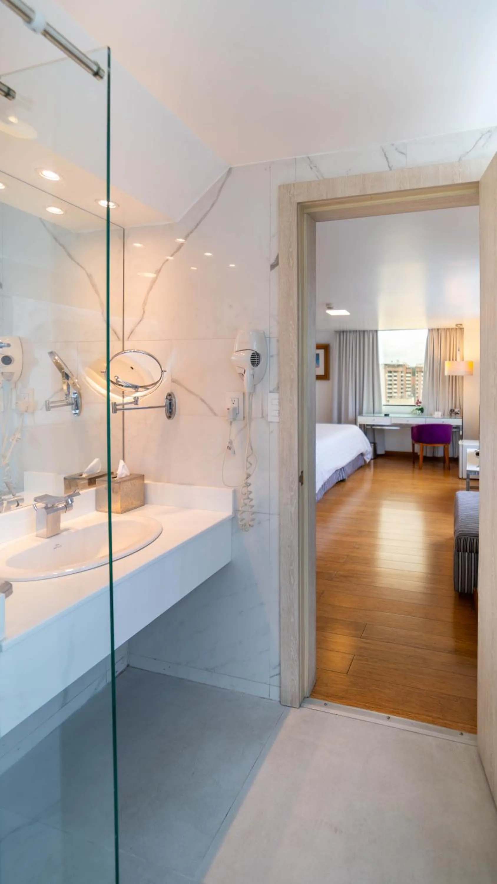 Restaurant/places to eat, Bed in Hotel Rio Amazonas