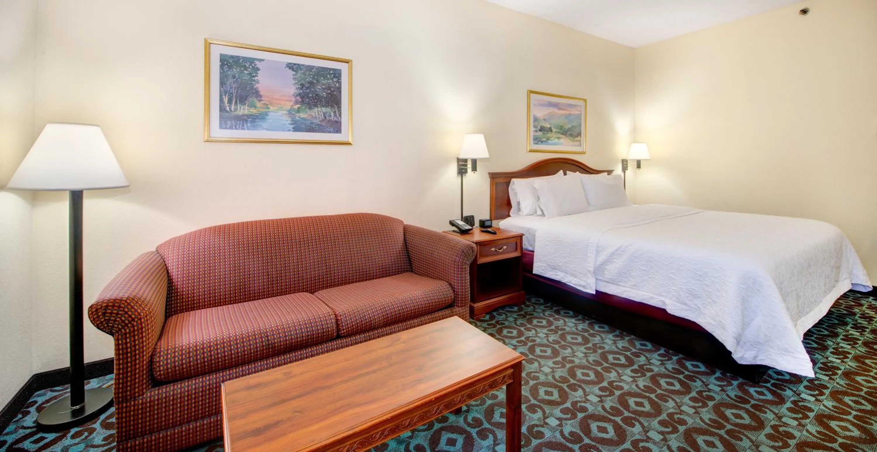 Photo of the whole room, Bed in Hampton Inn Spartanburg Hotel