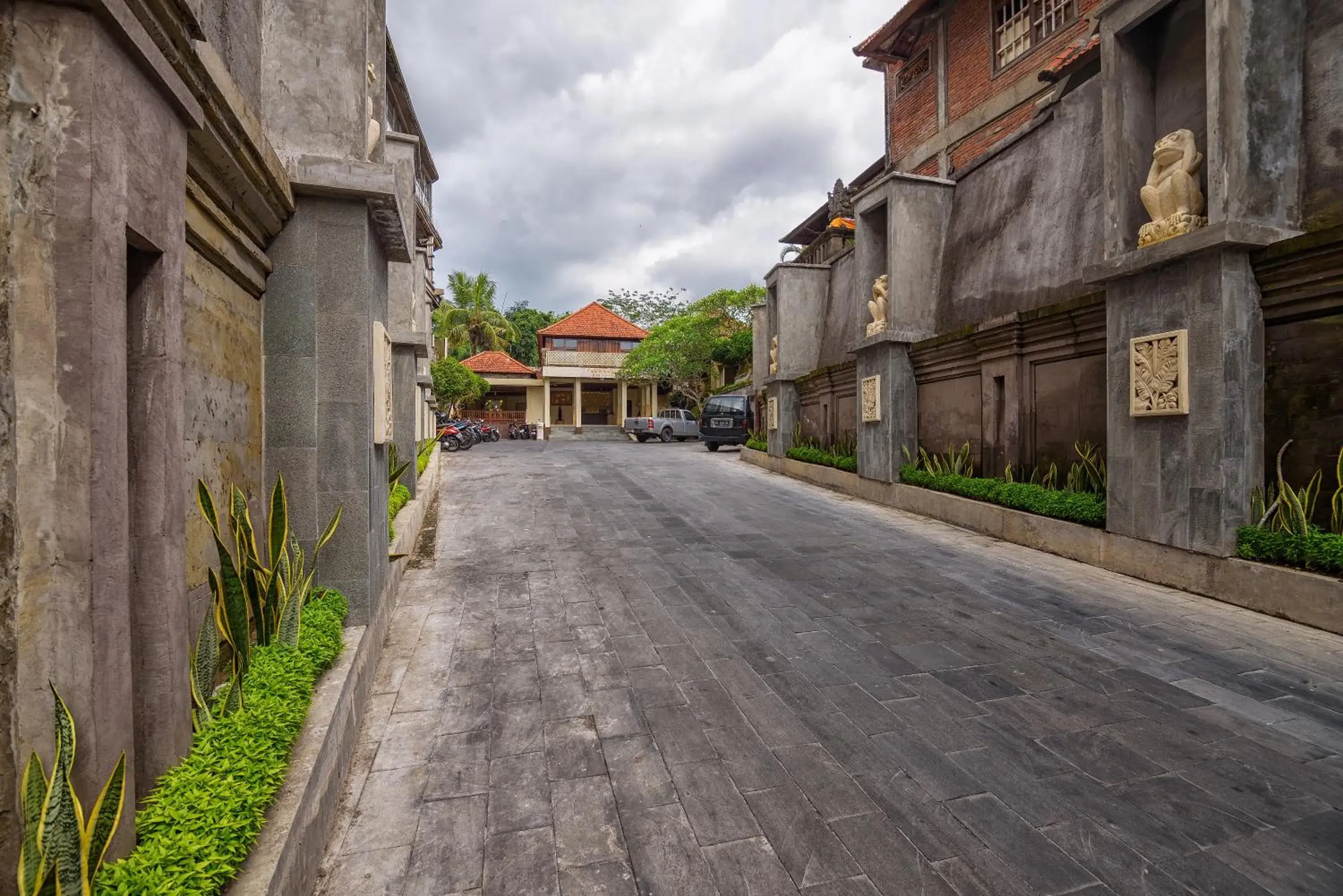 Parking, Neighborhood in Champlung Sari Hotel and Spa Ubud