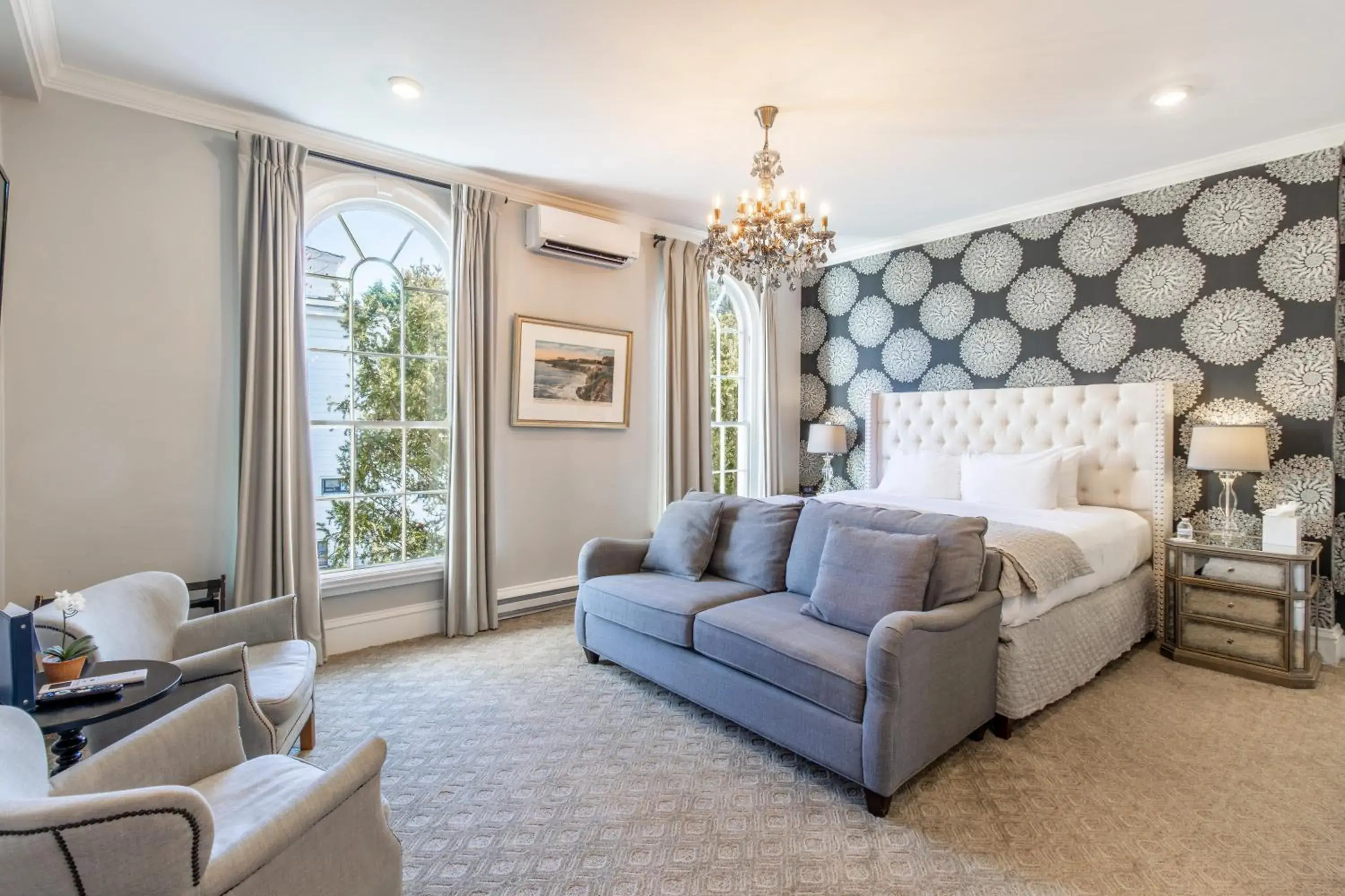 Room 9 – Deluxe King with Sofa Bed in Serenity Inn Newport Room 9 – Deluxe King with Sofa Bed in Serenity Inn Newport