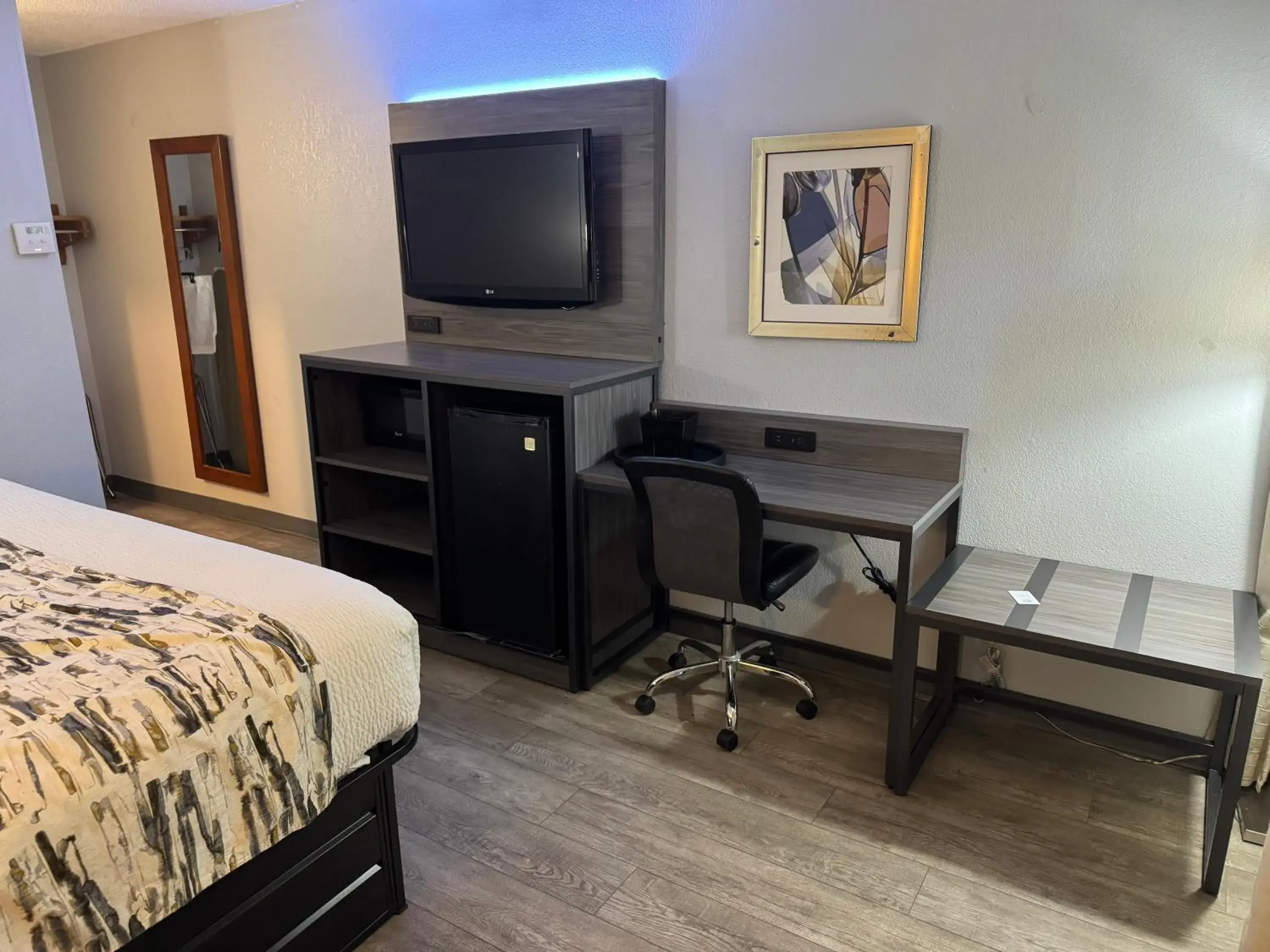 Bed in Baymont by Wyndham Dayton North Bed in Baymont by Wyndham Dayton North