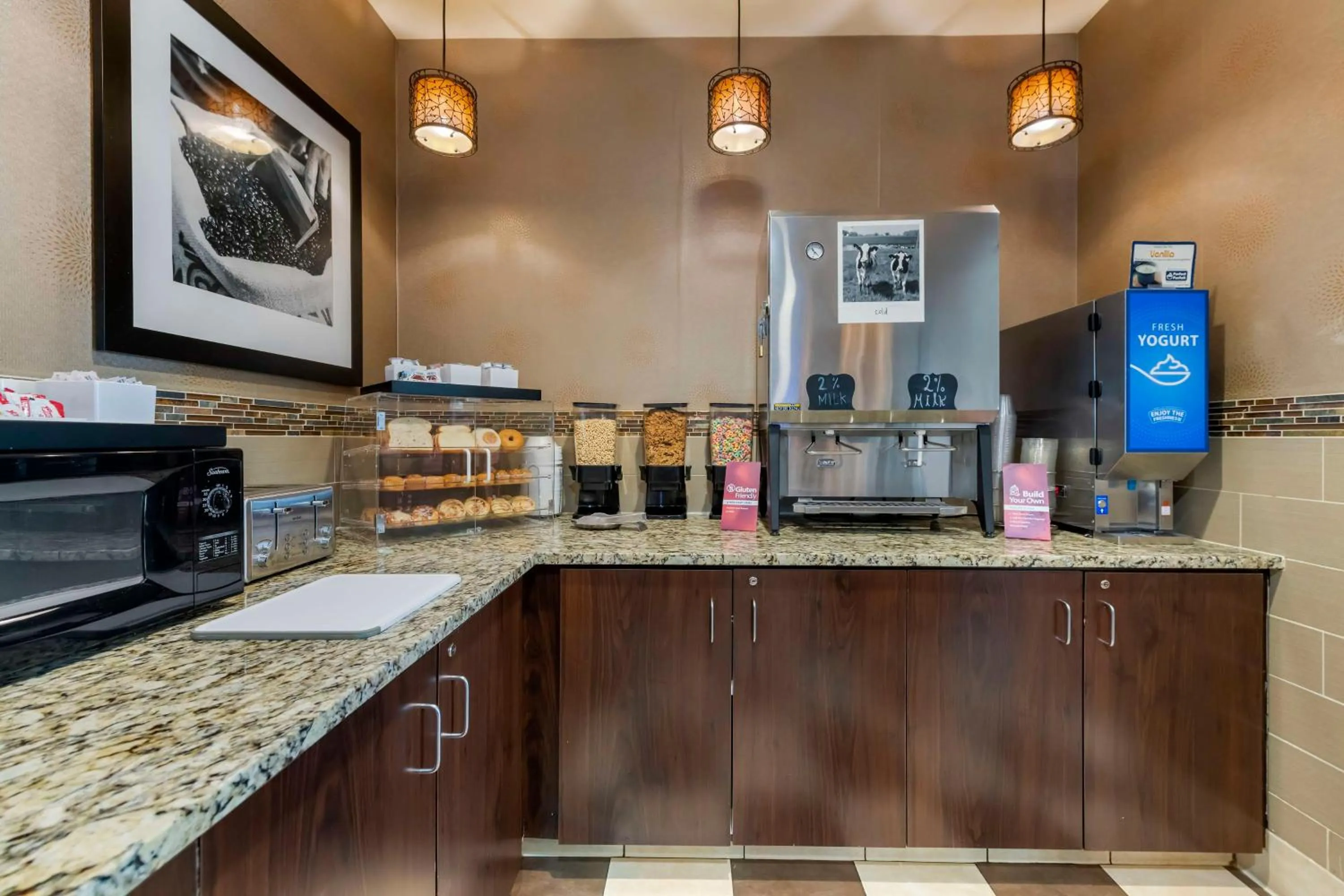 Breakfast in Best Western Plus St. Paul North/Shoreview