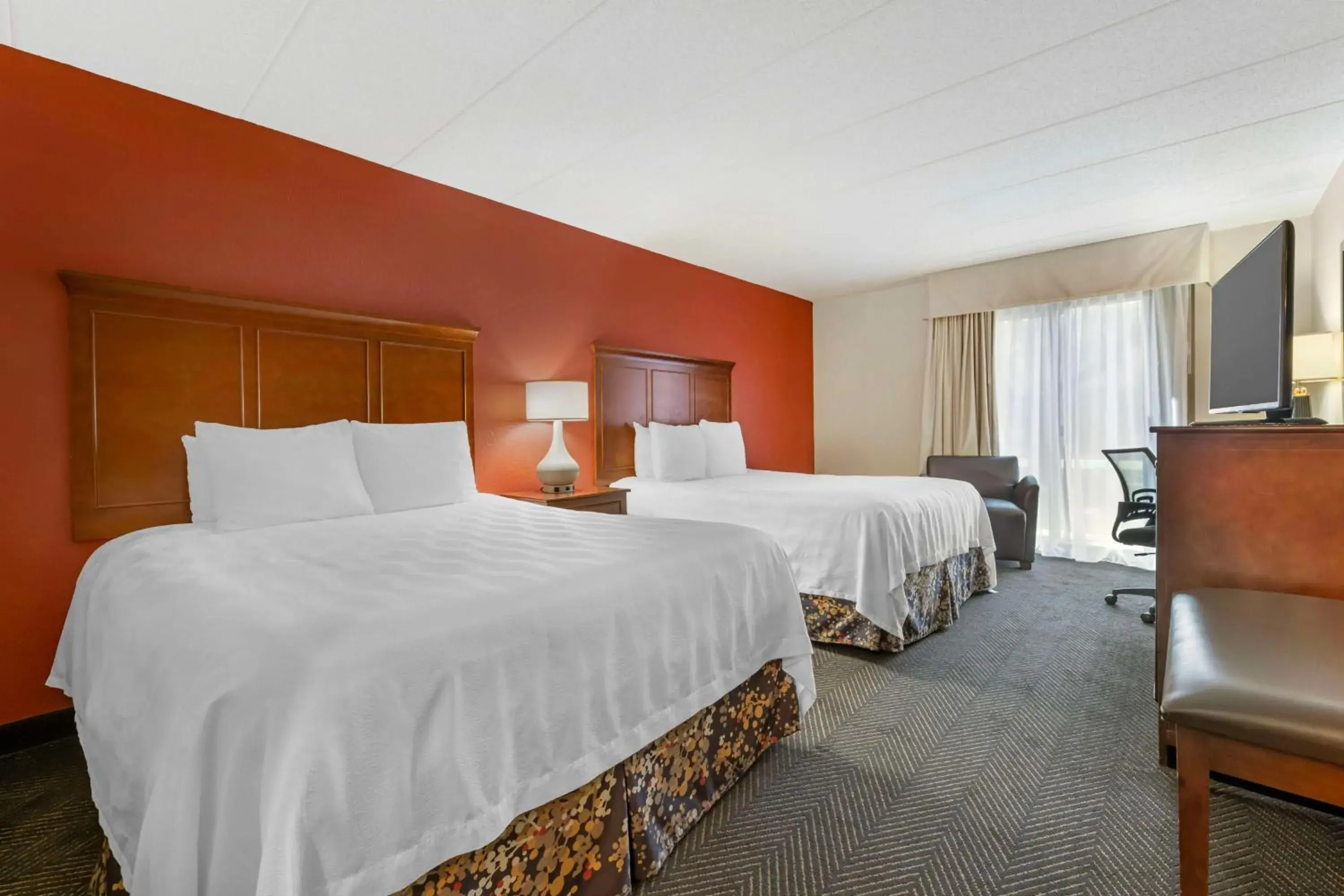 Bedroom, Bed in Best Western Plus St. Paul North/Shoreview Bedroom, Bed in Best Western Plus St. Paul North/Shoreview