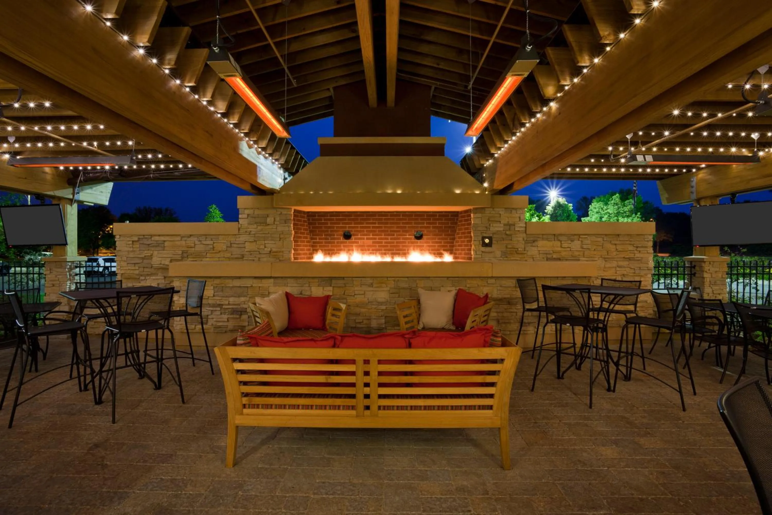 Patio in Best Western Plus St. Paul North/Shoreview